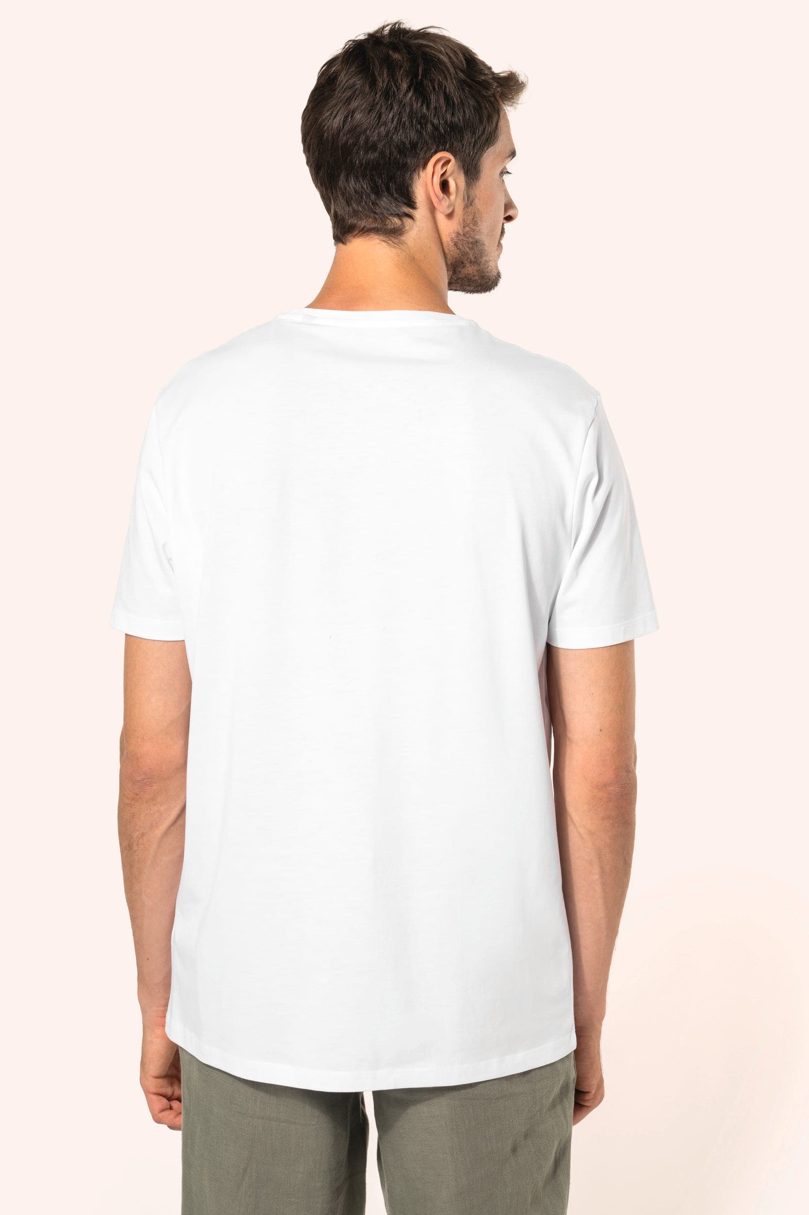 T-shirt Supima® col rond manches courtes homme en situation