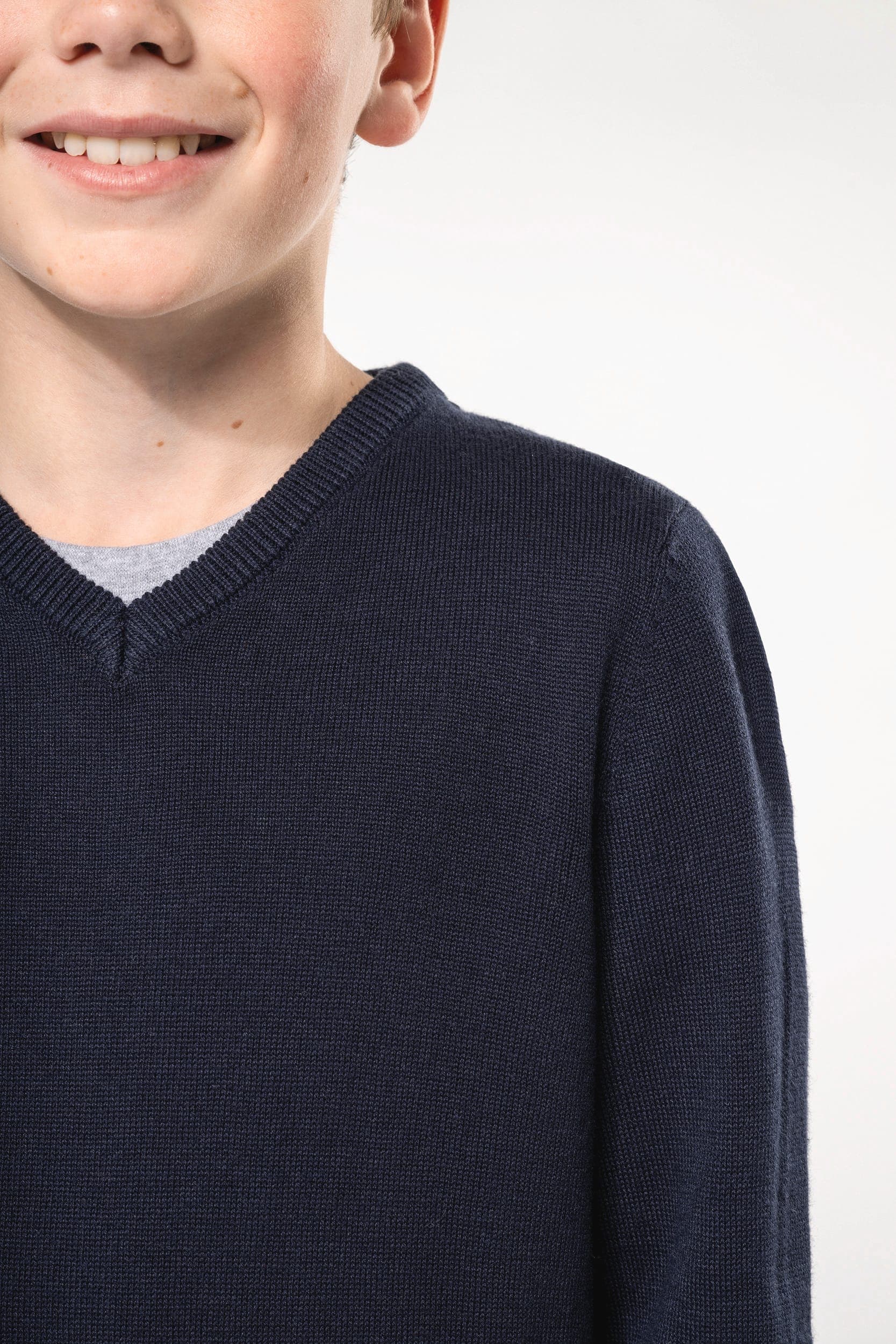 Pull col V enfant en situation