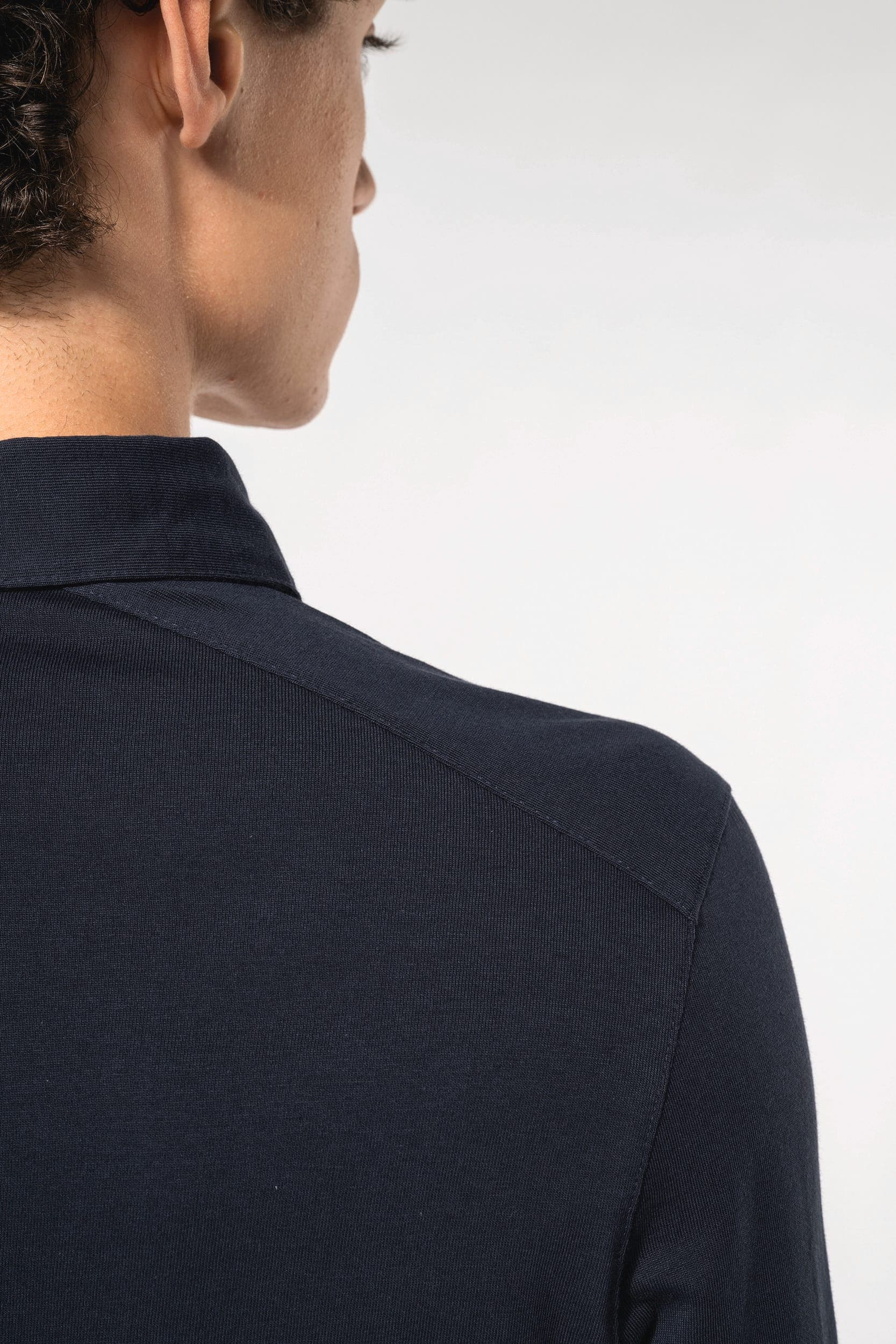 Polo jersey manches longues homme en situation