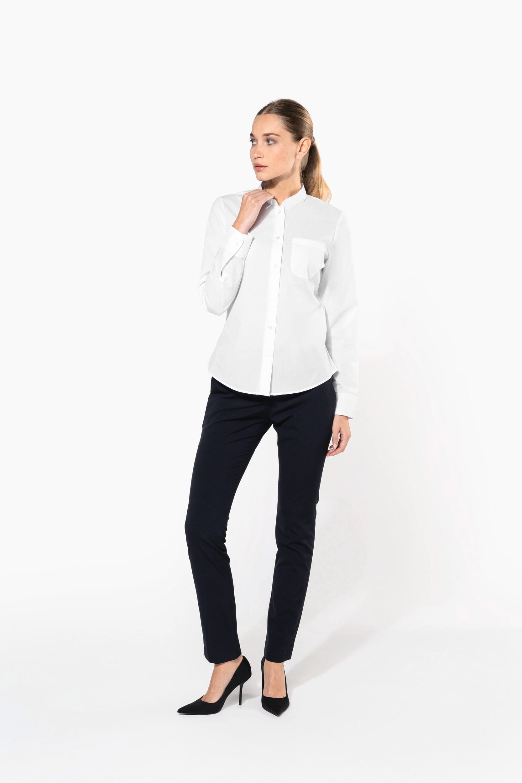 Chemise col mao manches longues femme en situation