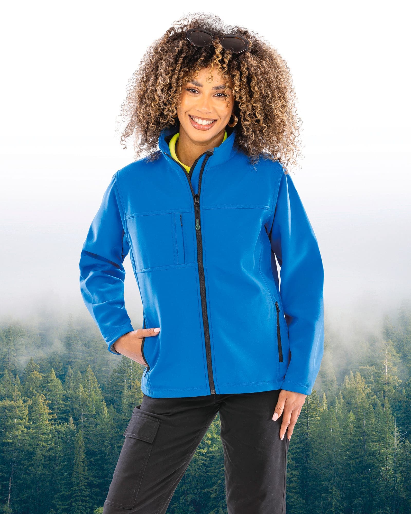 WOMENS CLASSIC SOFTSHELL JACKET en situation