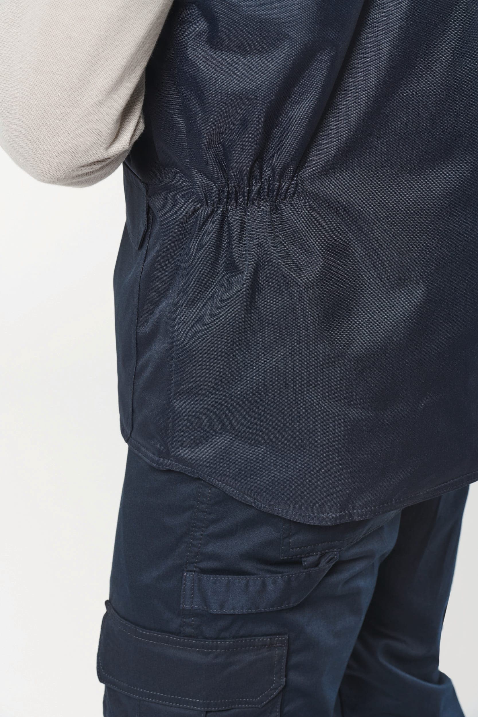 Worker > bodywarmer homme en situation
