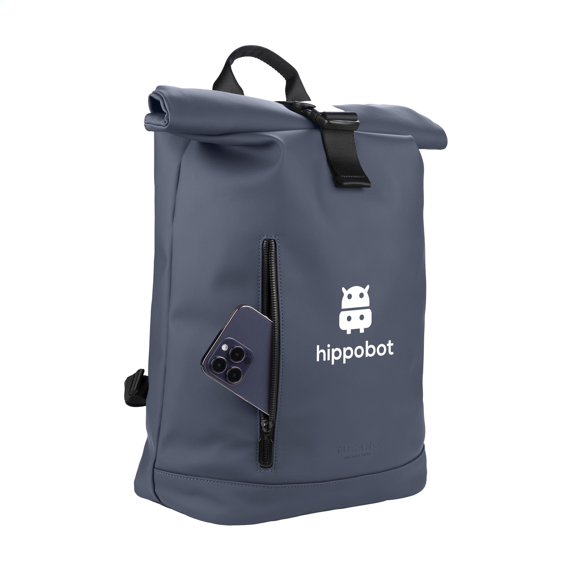 Bagage cabine Tucano Gommo Rolltop 15,6 inch en situation