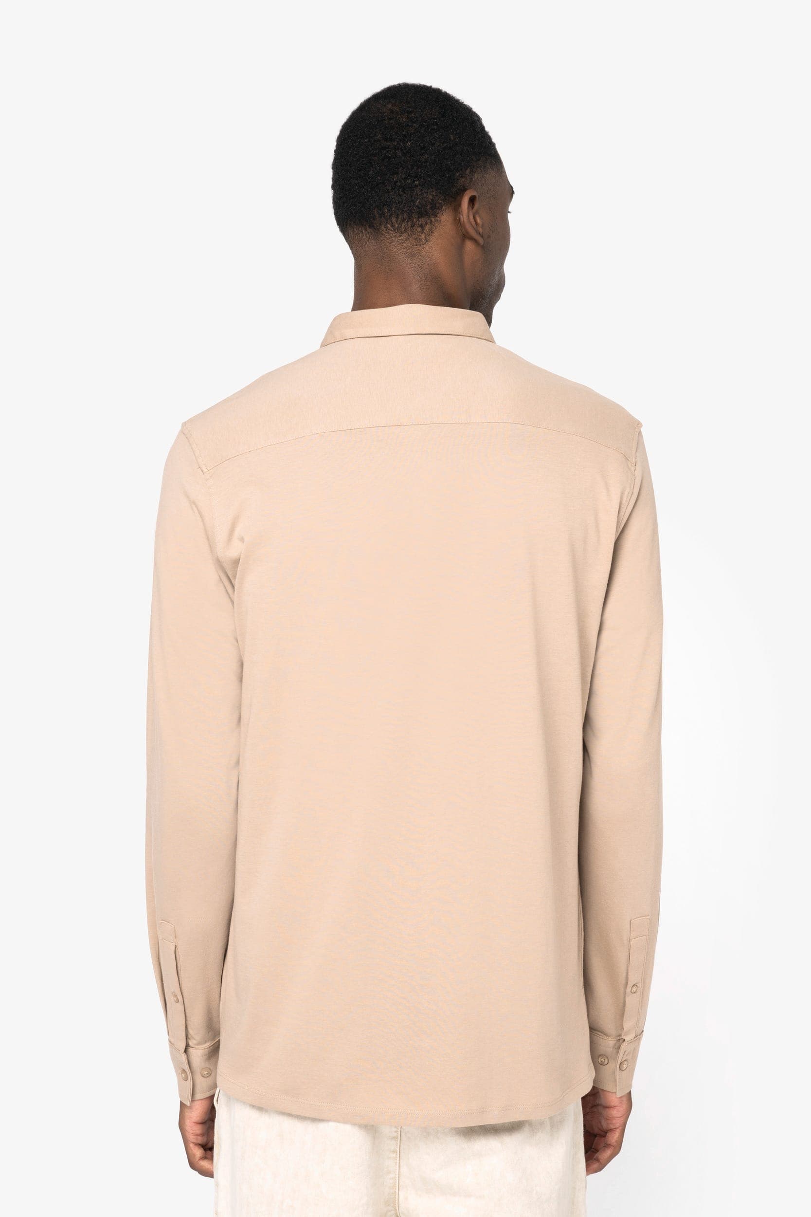 Chemise écoresponsable en jersey homme en situation