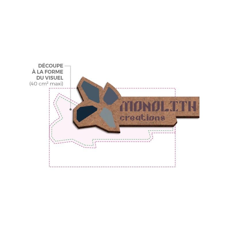 BADGE SUR-MESURE MDF EP 3 mm AVEC AIMANT ENTRE 20 cm2 ET 40 cm2 MAXI en situation