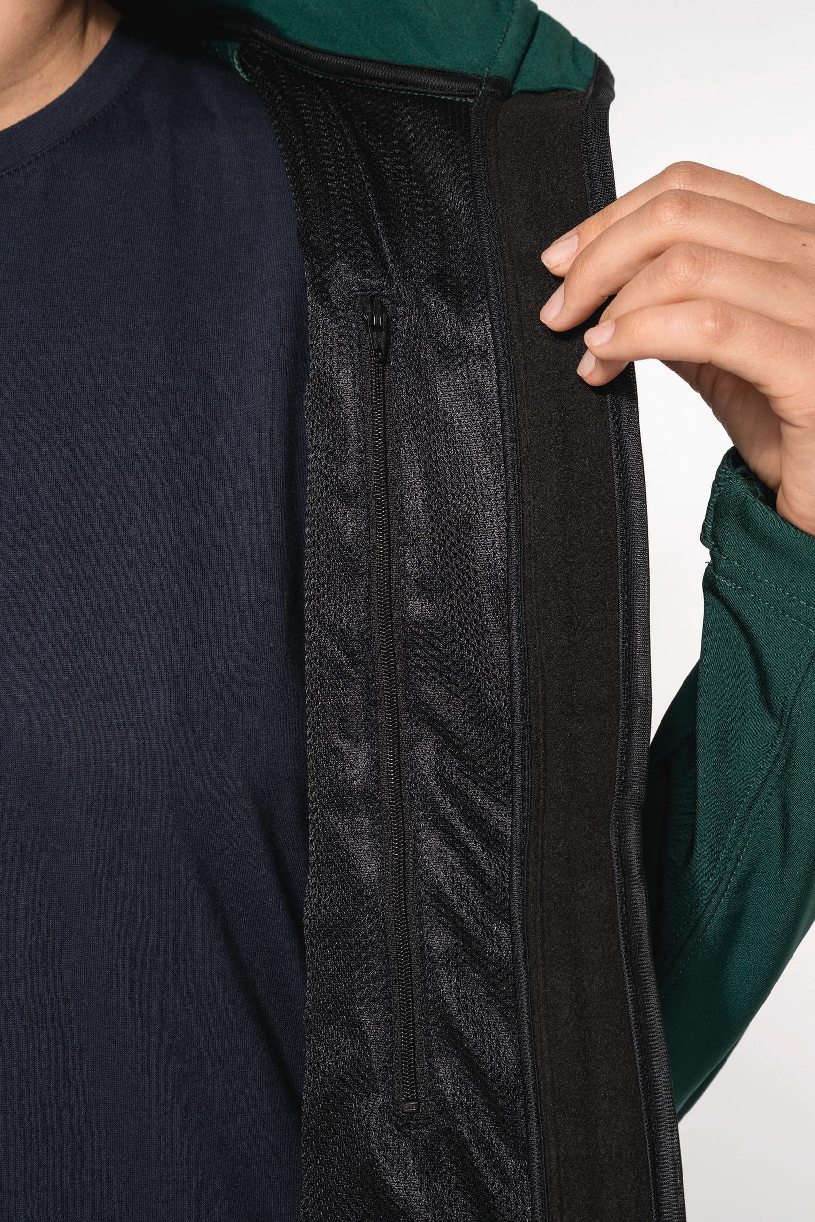 Veste softshell à capuche amovible femme en situation