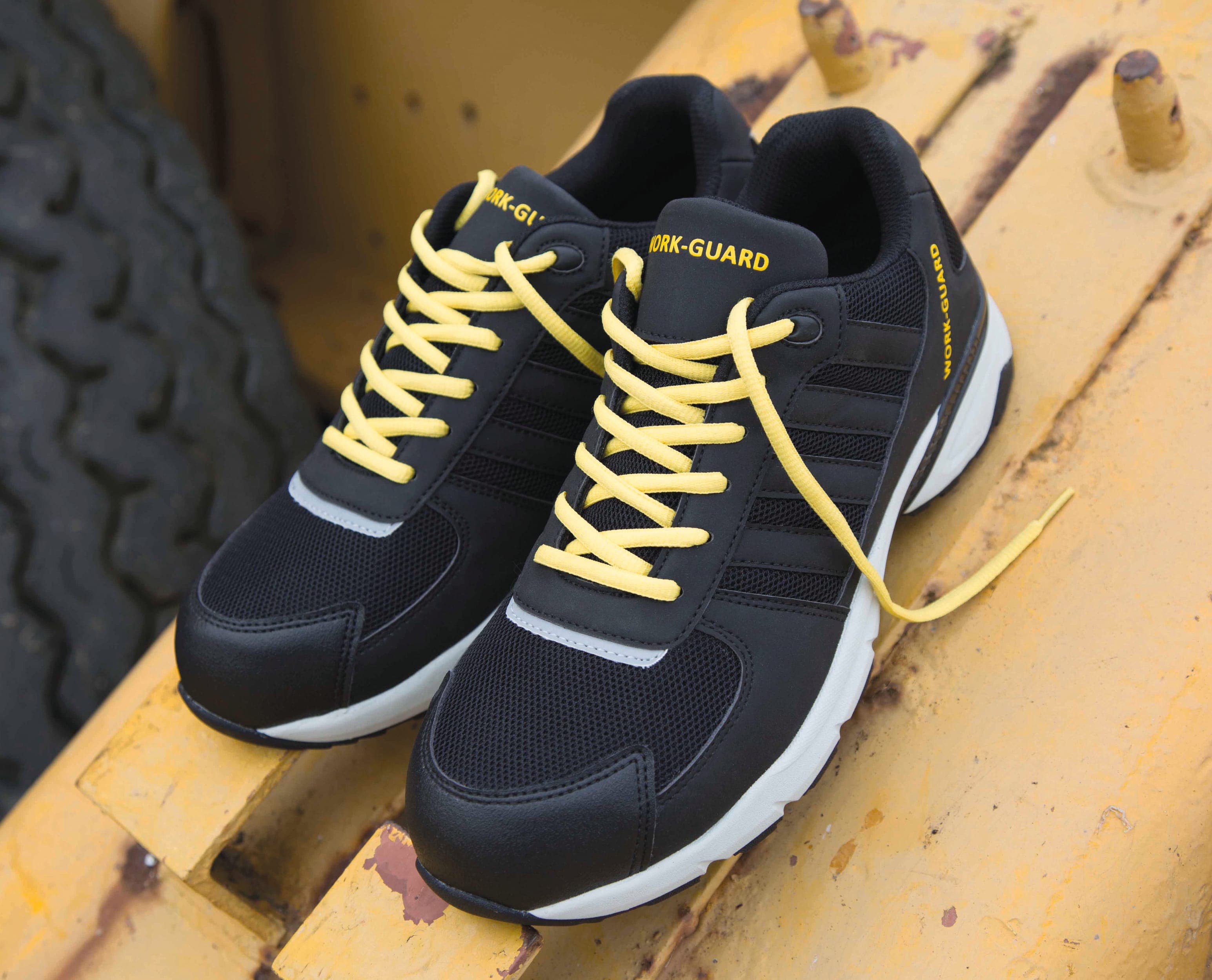 Chaussures de sécurité lightweight safety trainer en situation