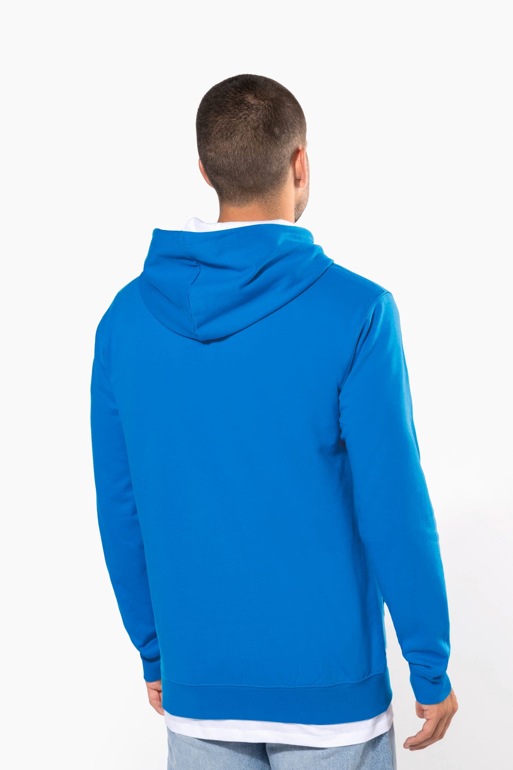 Sweat-shirt capuche contrastée homme en situation