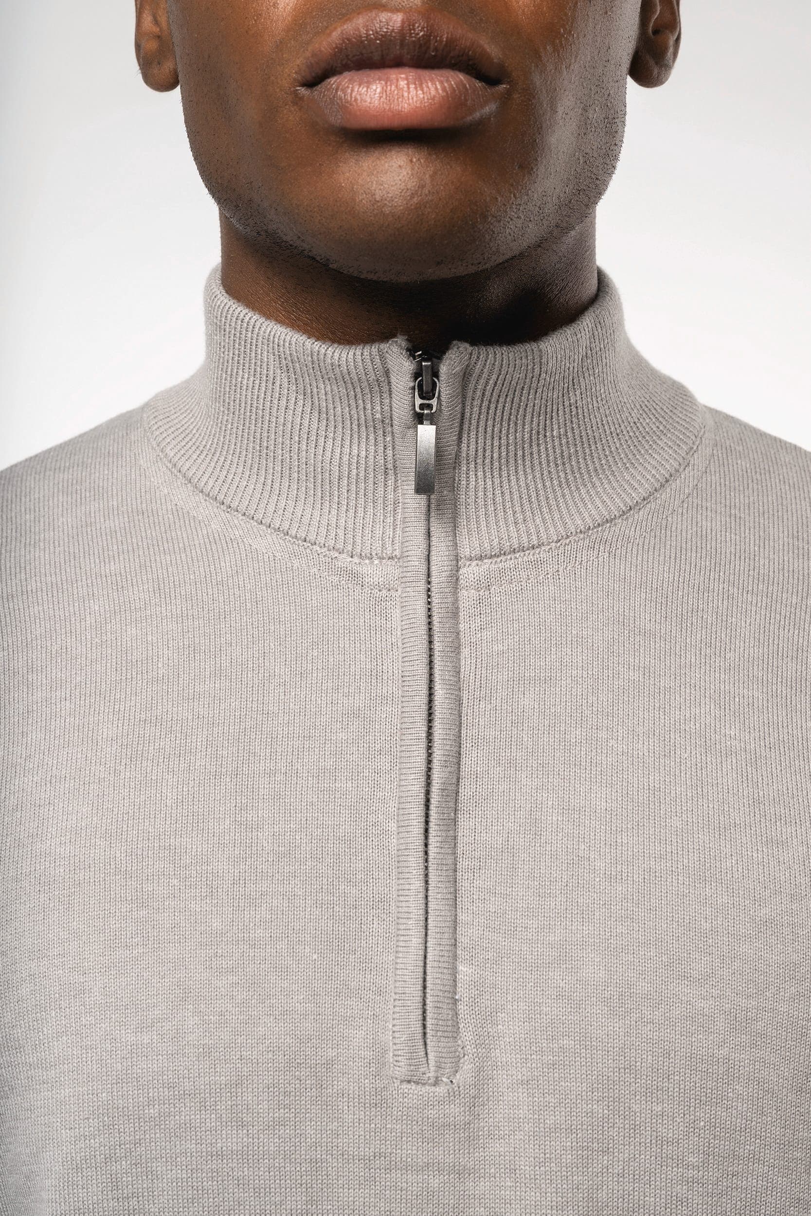 Pull 1/4 zip homme en situation