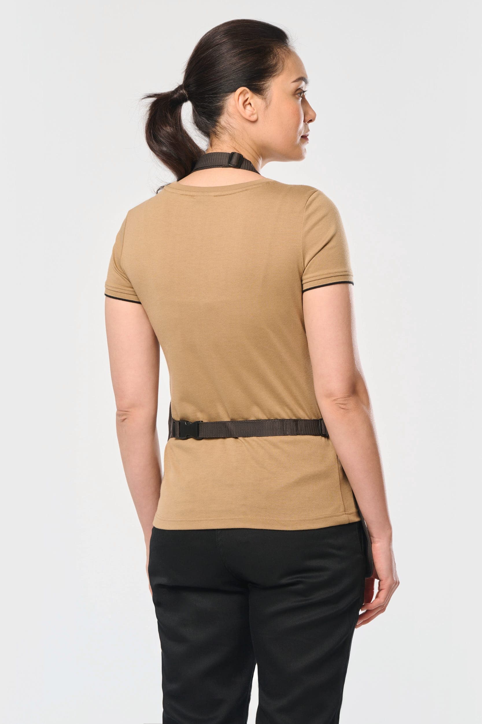 Tablier de jardinier imperméable écoresponsable unisexe en situation