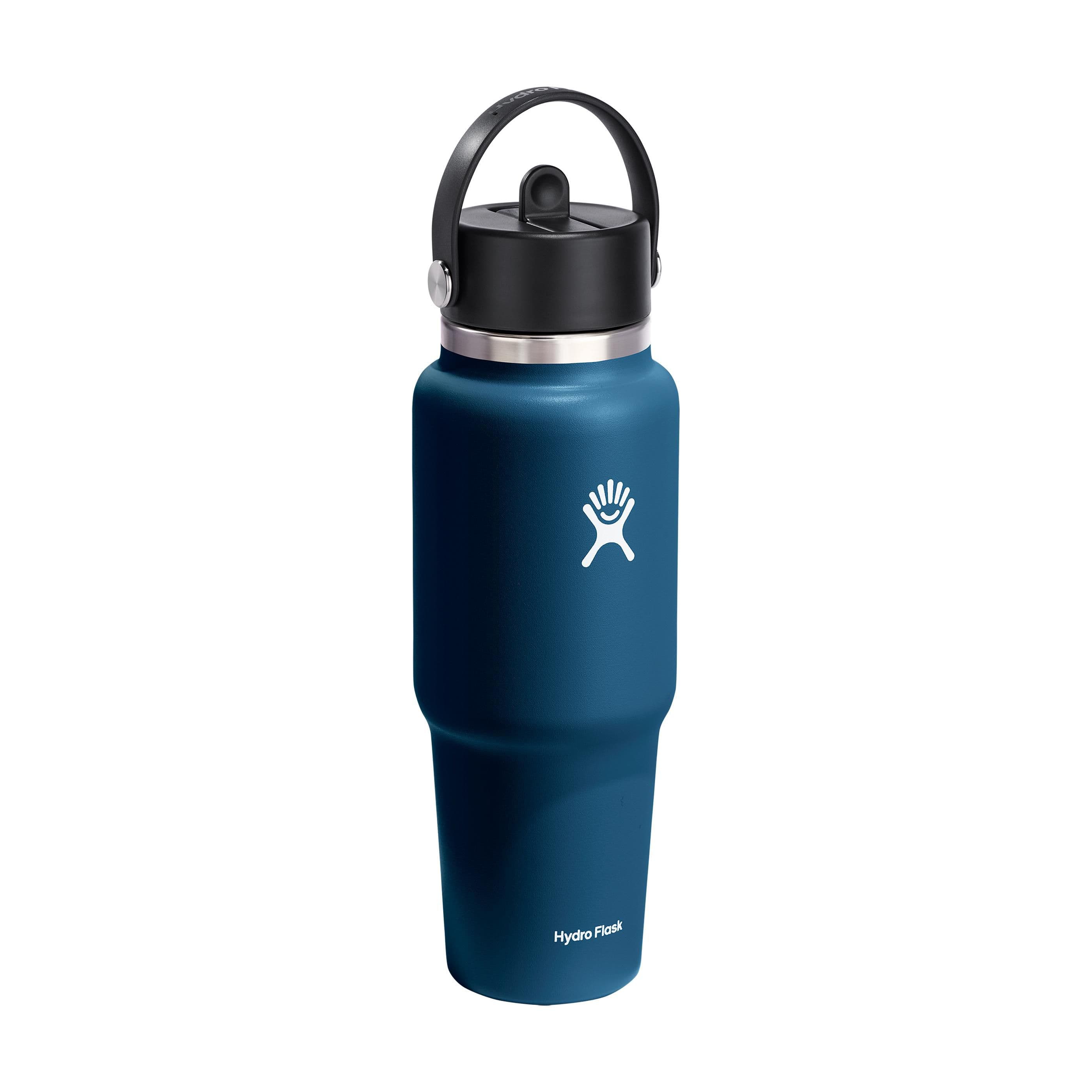 Bouteille d'eau Hydro Flask Wide Mouth avec bouchon à paille Flex 946 ml en situation