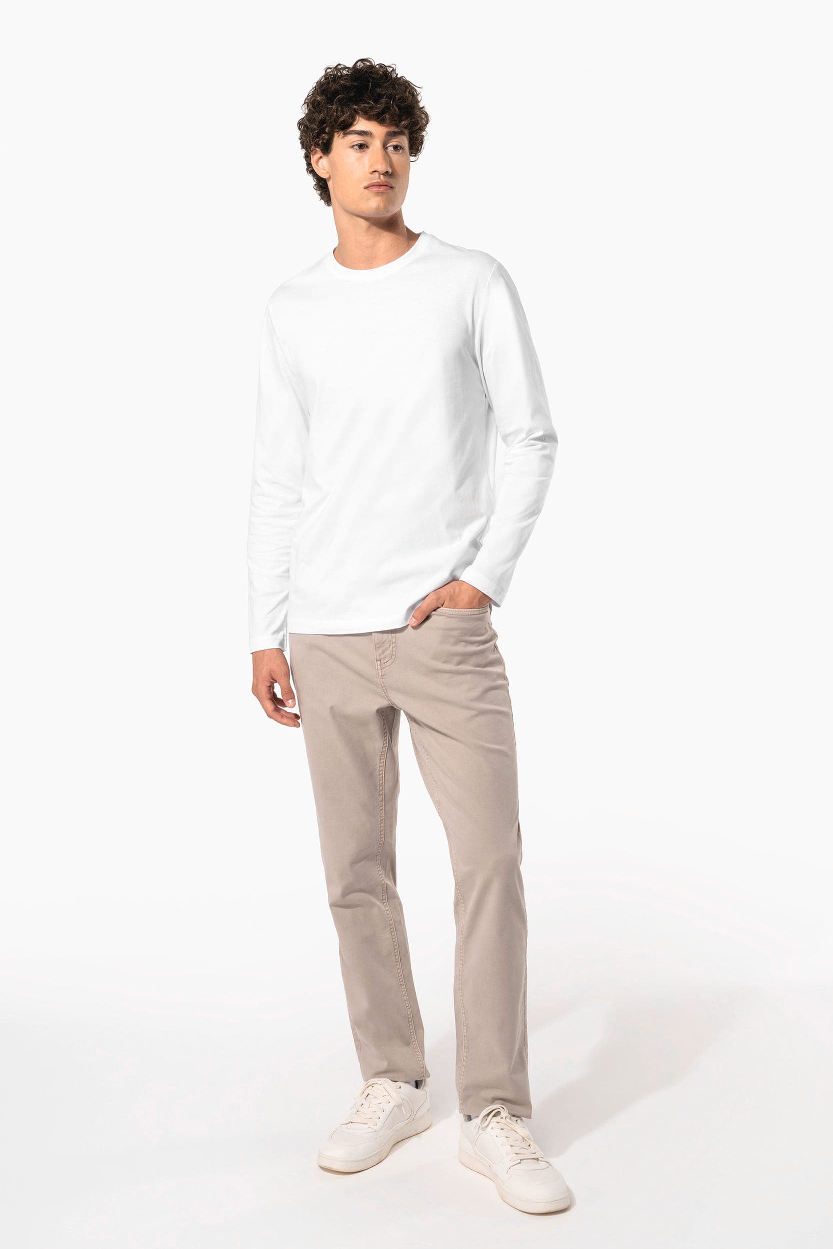 Pantalon 5 poches homme en situation