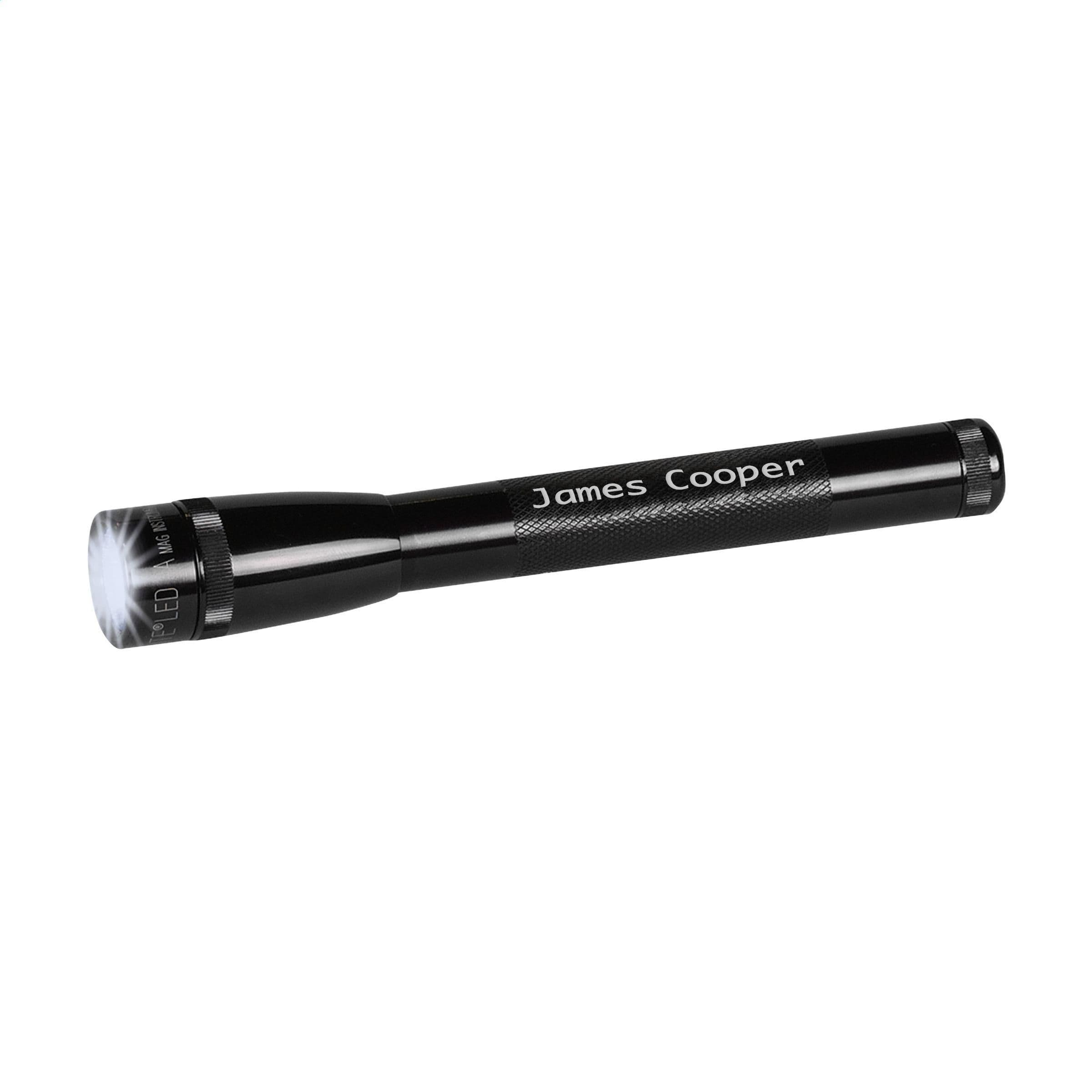 Coffret lampe torche Mini Maglite® LED AA en situation