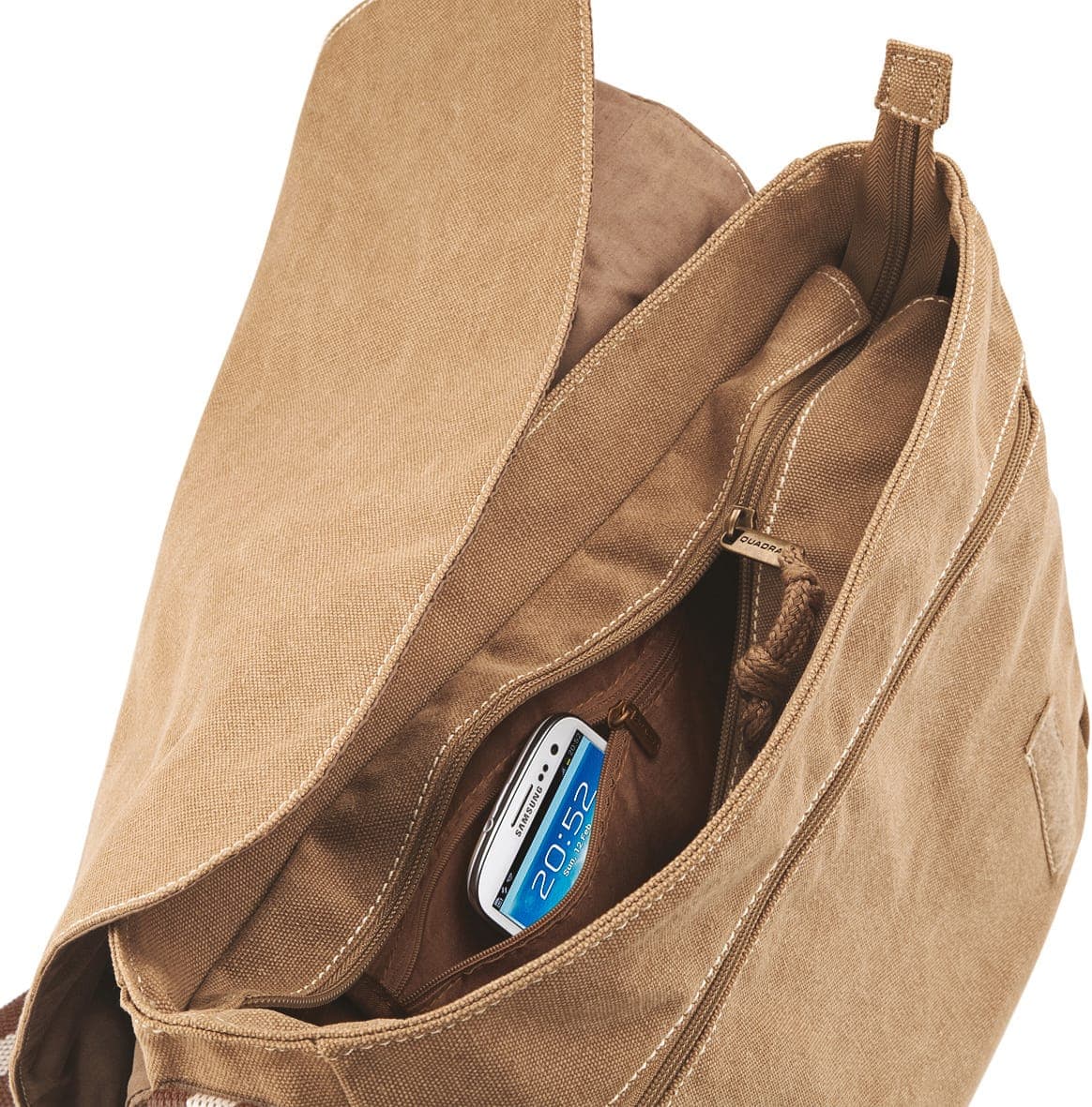 Sac courrier vintage en toile en situation