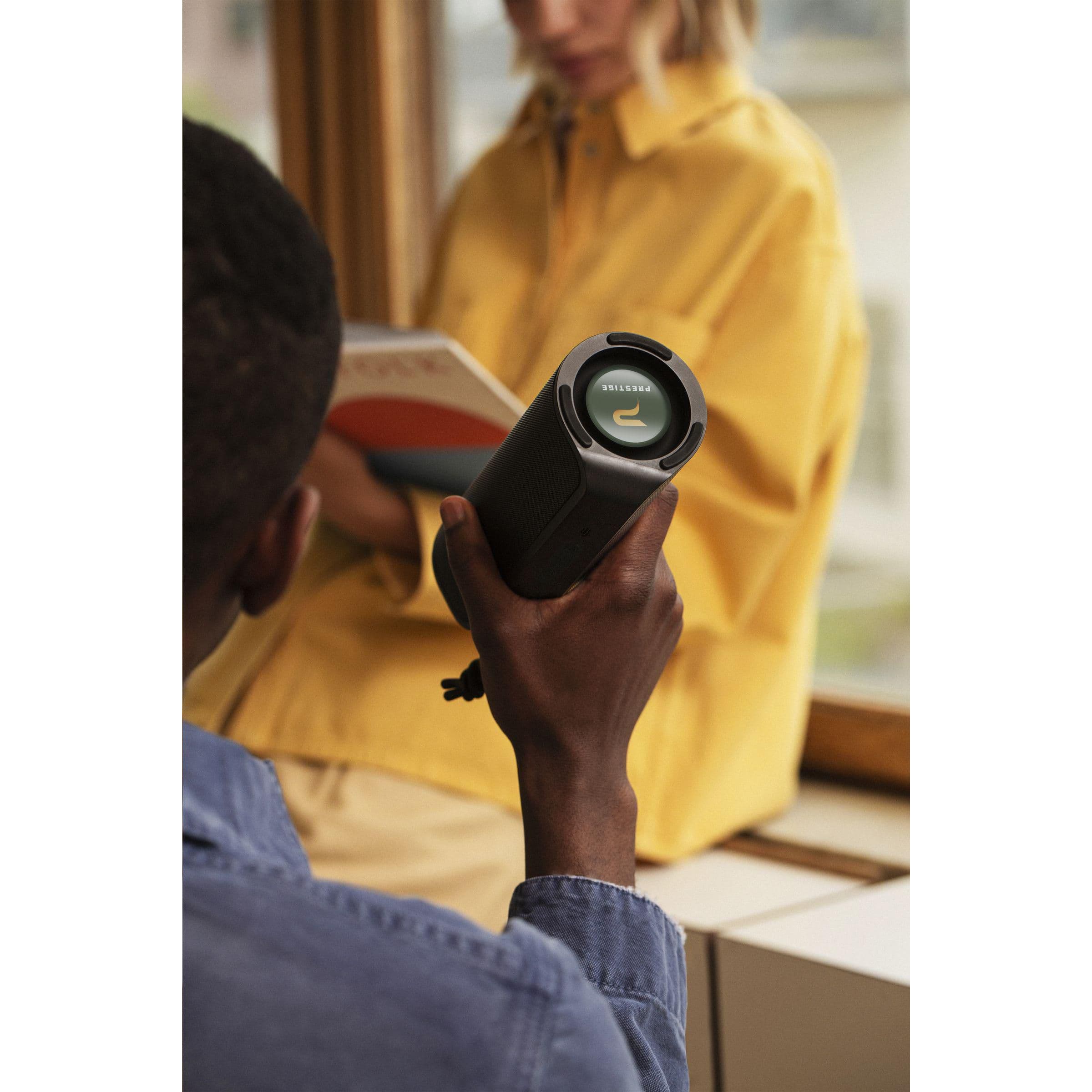 Enceinte Bluetooth Sudio F4 en situation