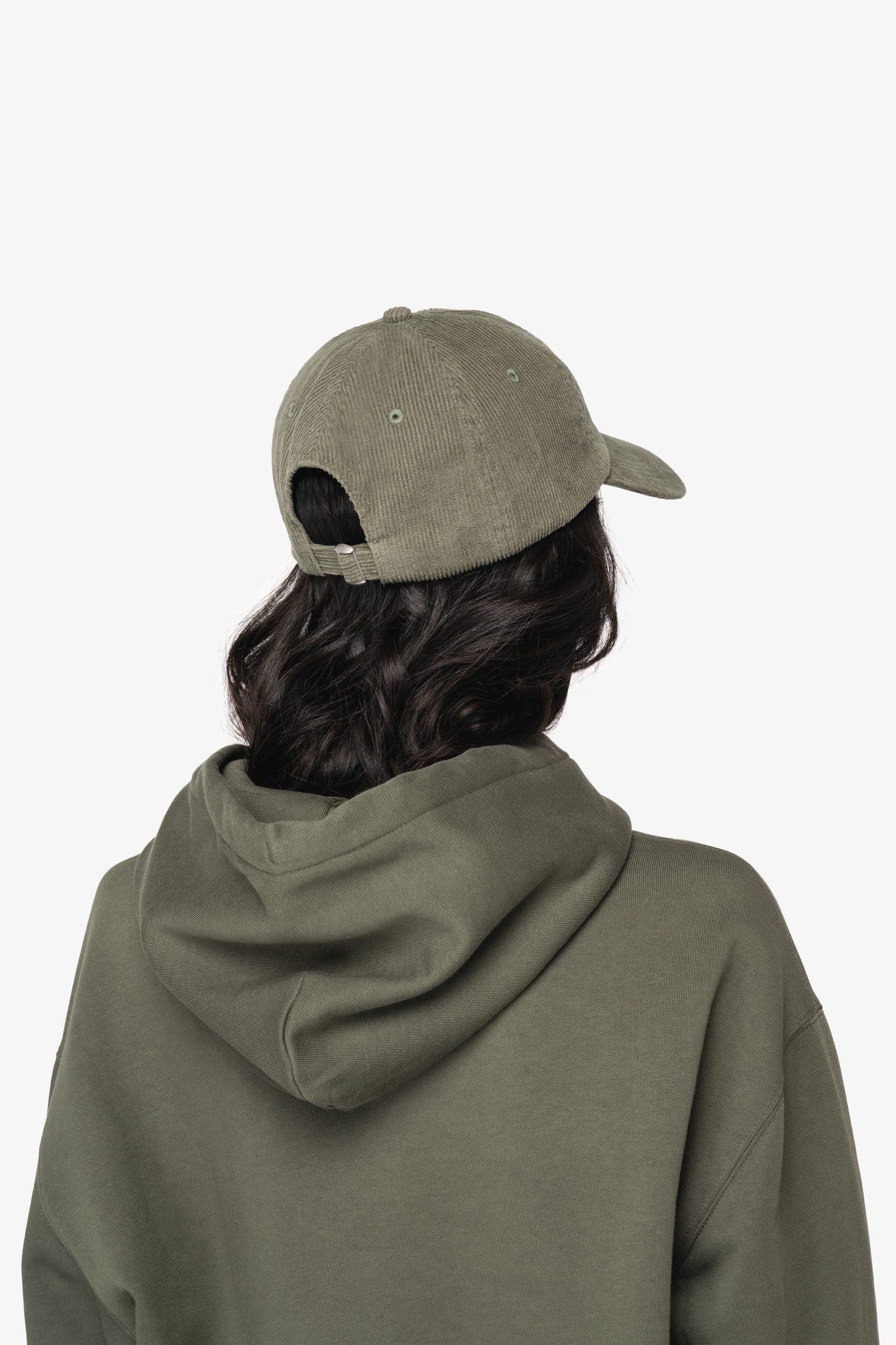 Casquette écoresponsable en velours côtelé 6 panneaux unisexe en situation