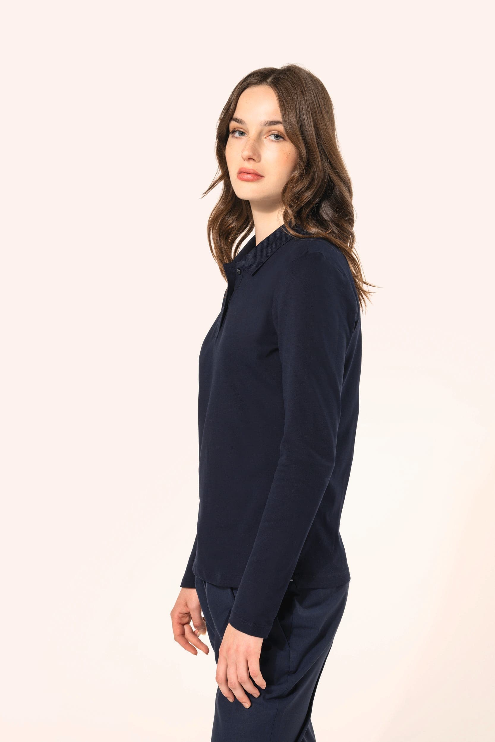 Polo Supima® manches longues femme en situation