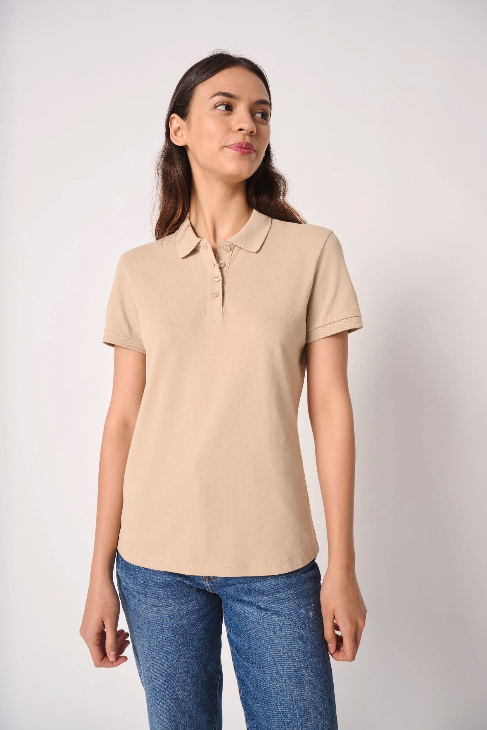 Polo piqué femme en situation