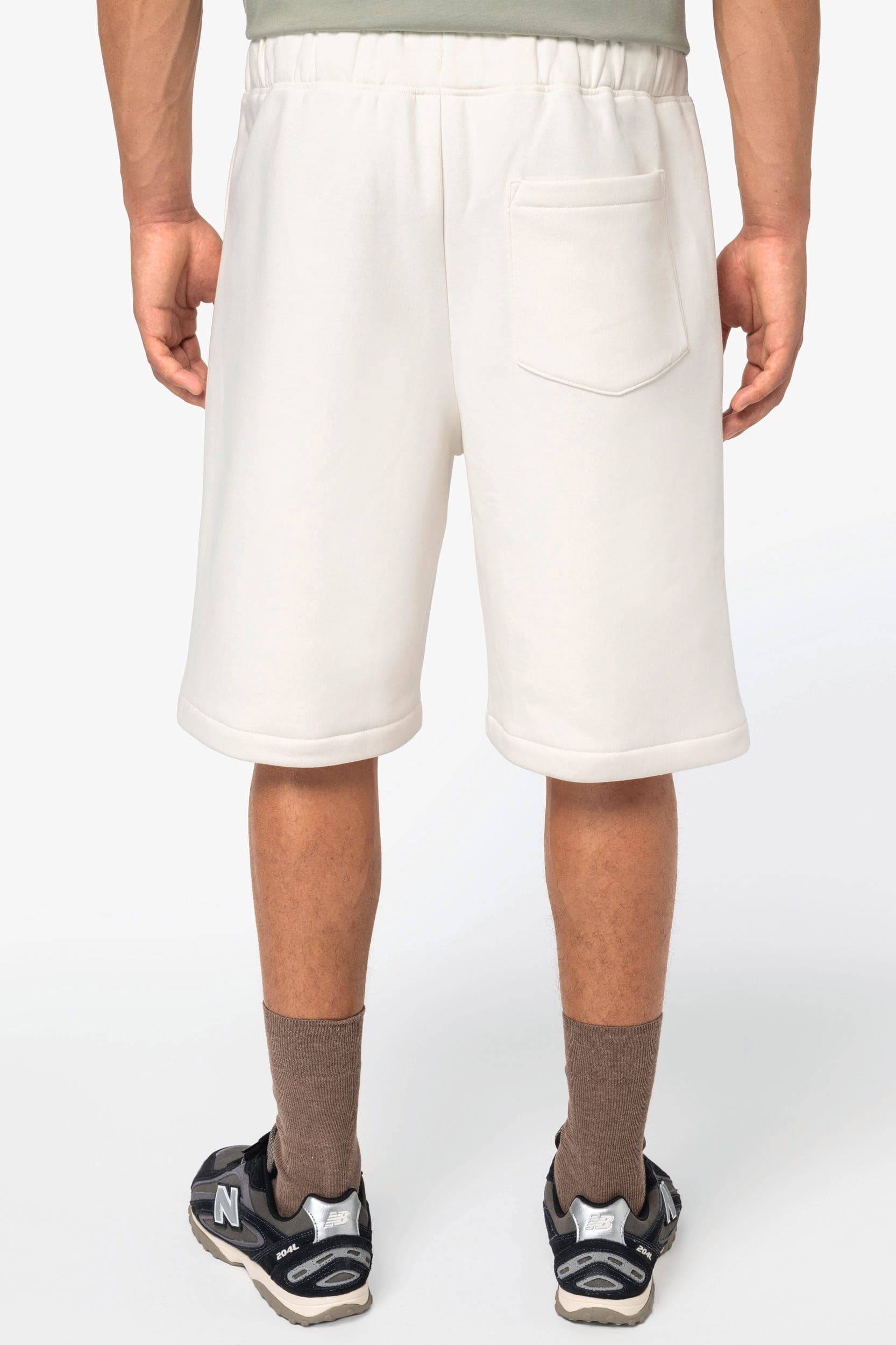 Bermuda écoresponsable ample homme en situation