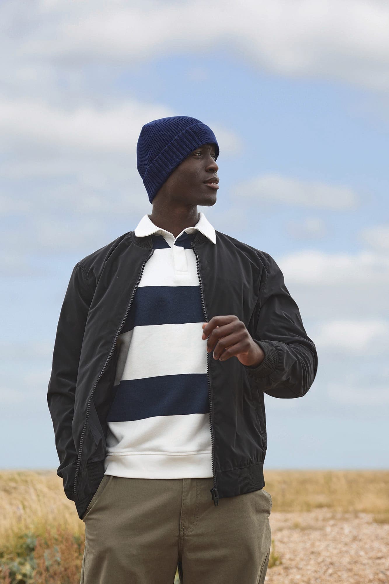 ORGANIC COTTON ENGINEERED PATCH BEANIE en situation