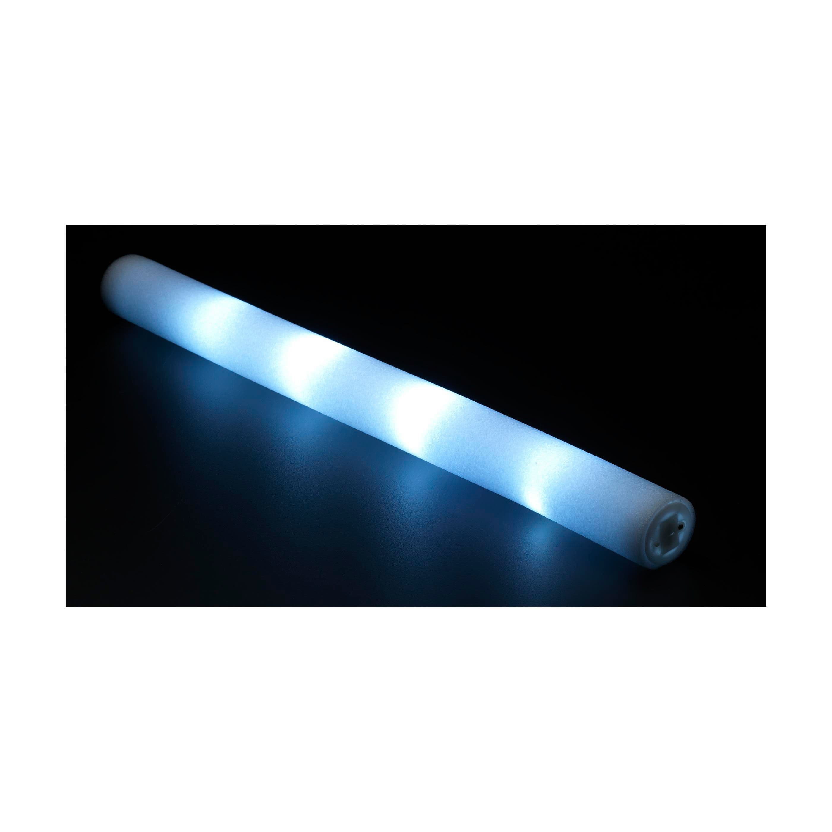 Bâton LED luminescent Foam Party blanc en situation