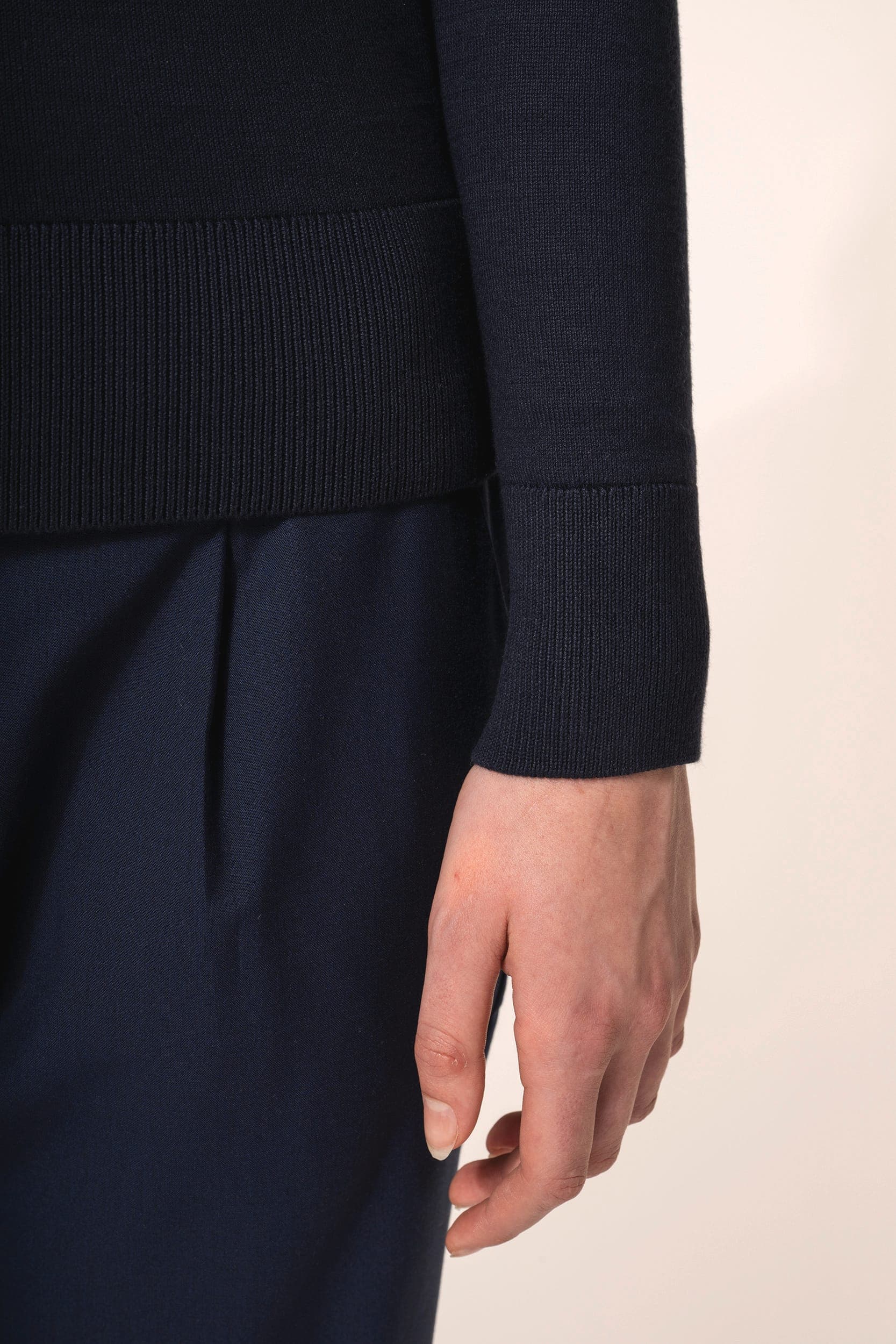 Cardigan Supima® femme en situation