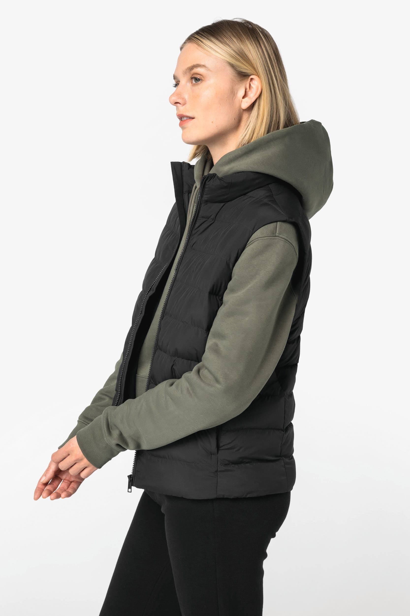 Bodywarmer écoresponsable matelassé femme en situation