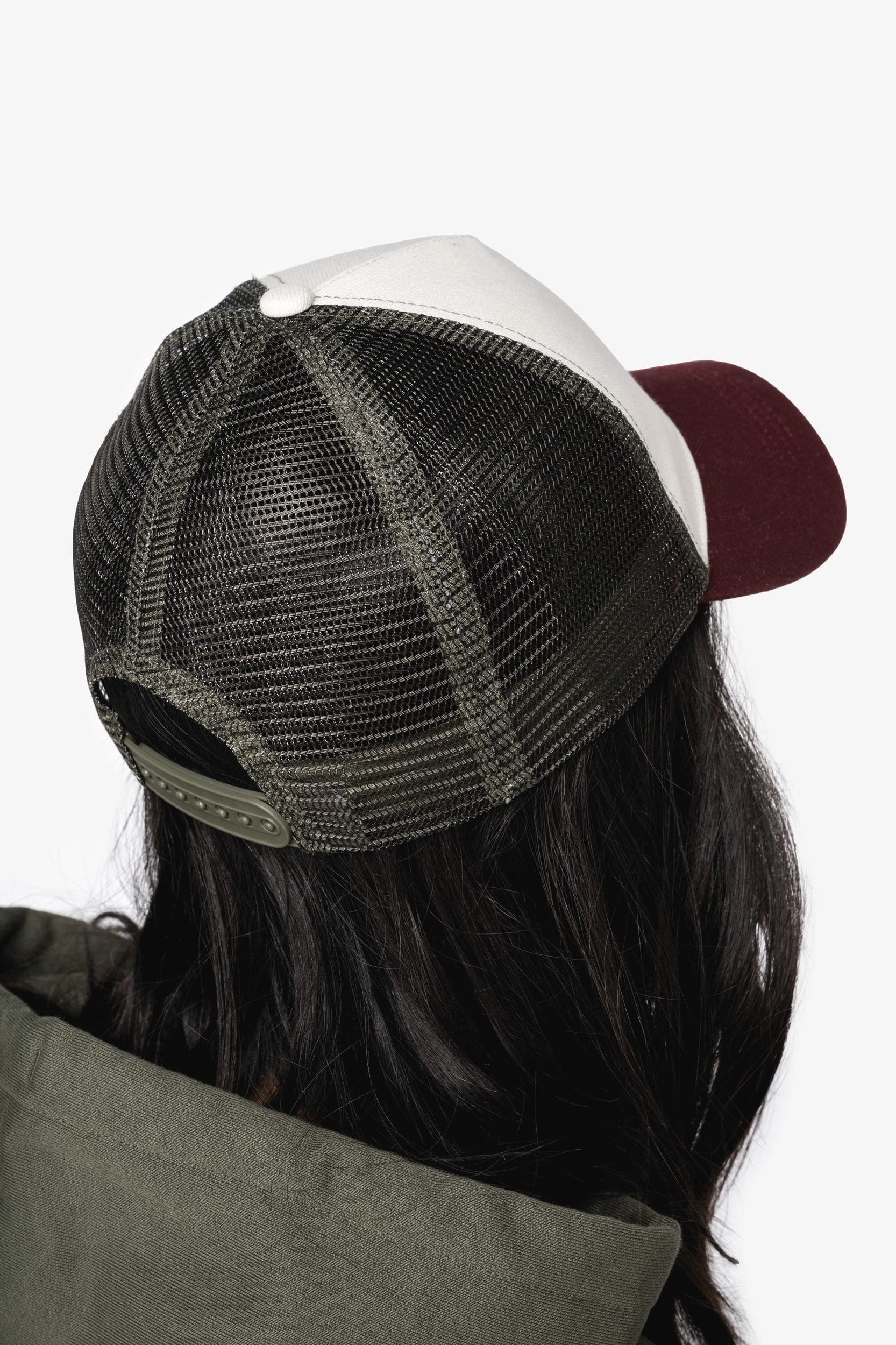 Casquette trucker écoresponsable 5 panneaux unisexe en situation