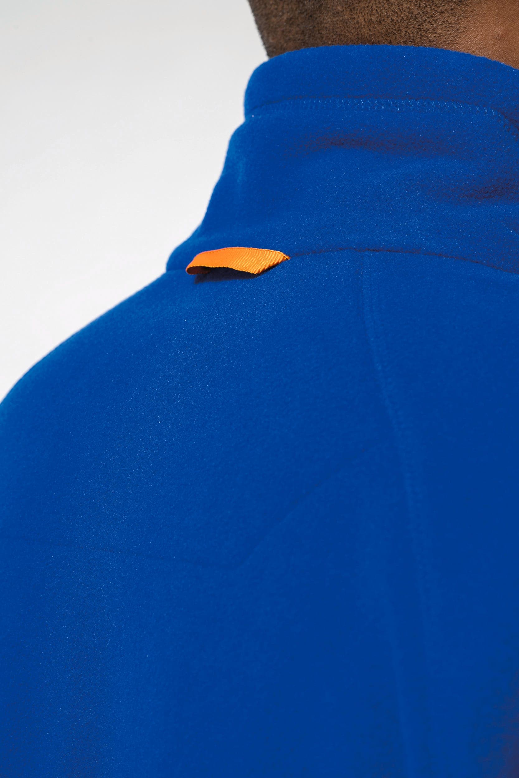 Veste micropolaire zippée manches raglan homme en situation
