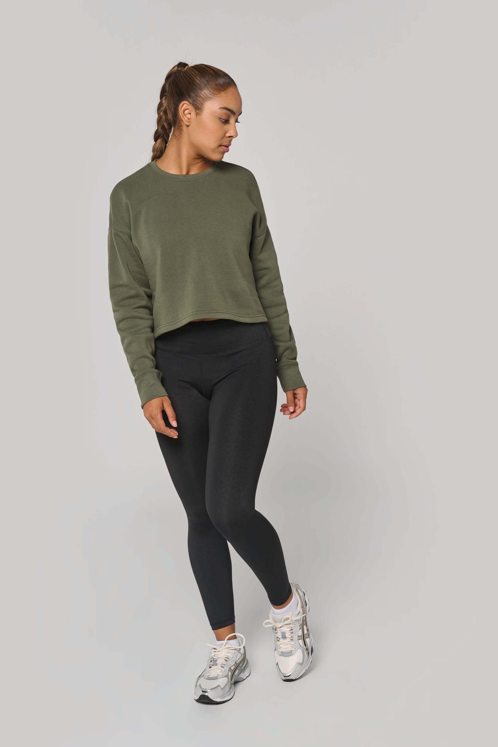 Sweat-shirt crop col rond femme en situation