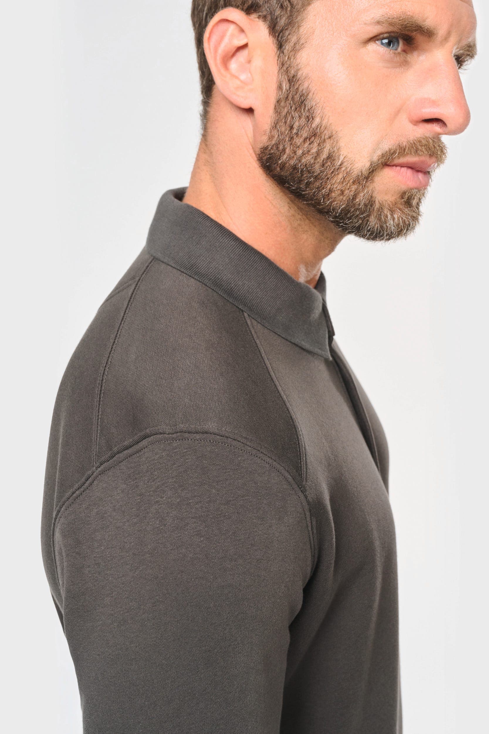 Sweat-shirt col polo homme en situation