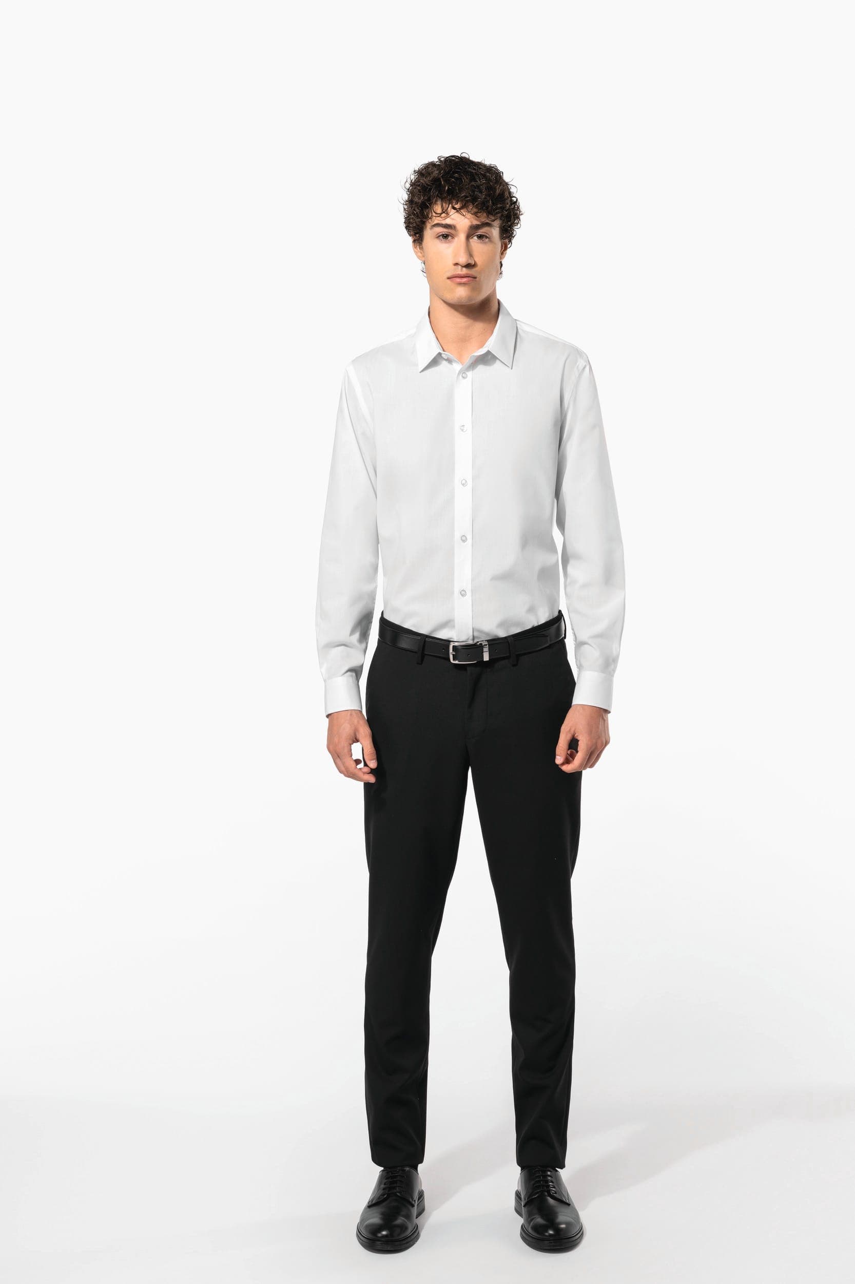 Chemise popeline polycoton sans poche entretien facile homme en situation