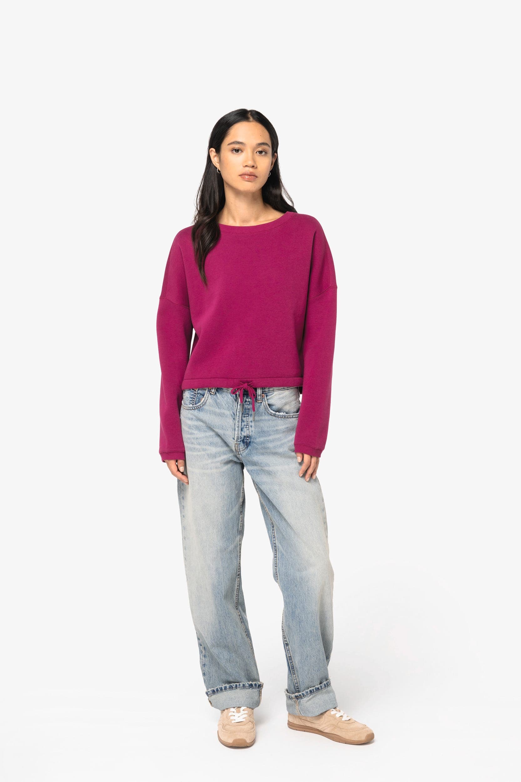 Sweat-shirt écoresponsable à col rond oversize crop femme en situation
