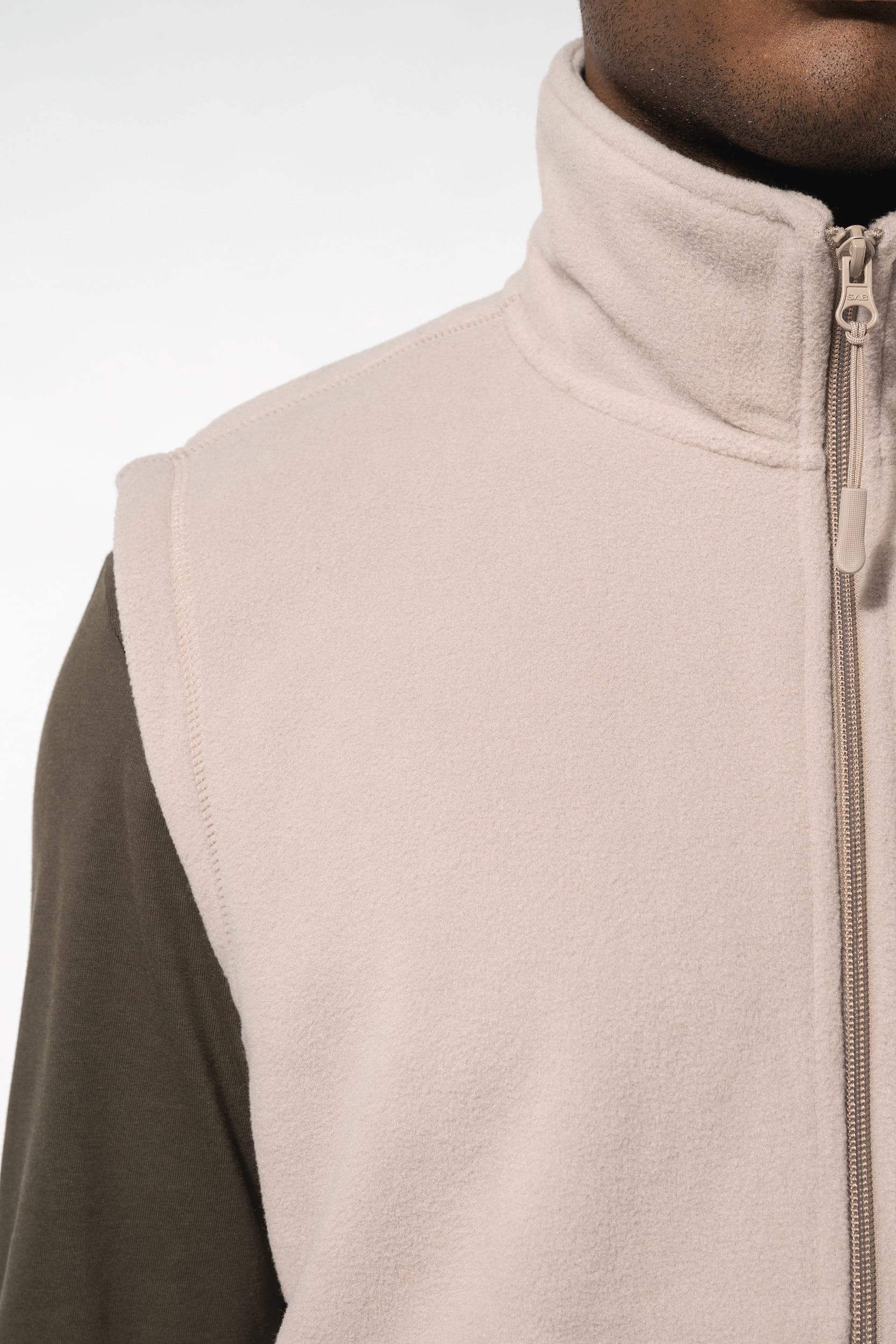 Bodywarmer micropolaire homme en situation