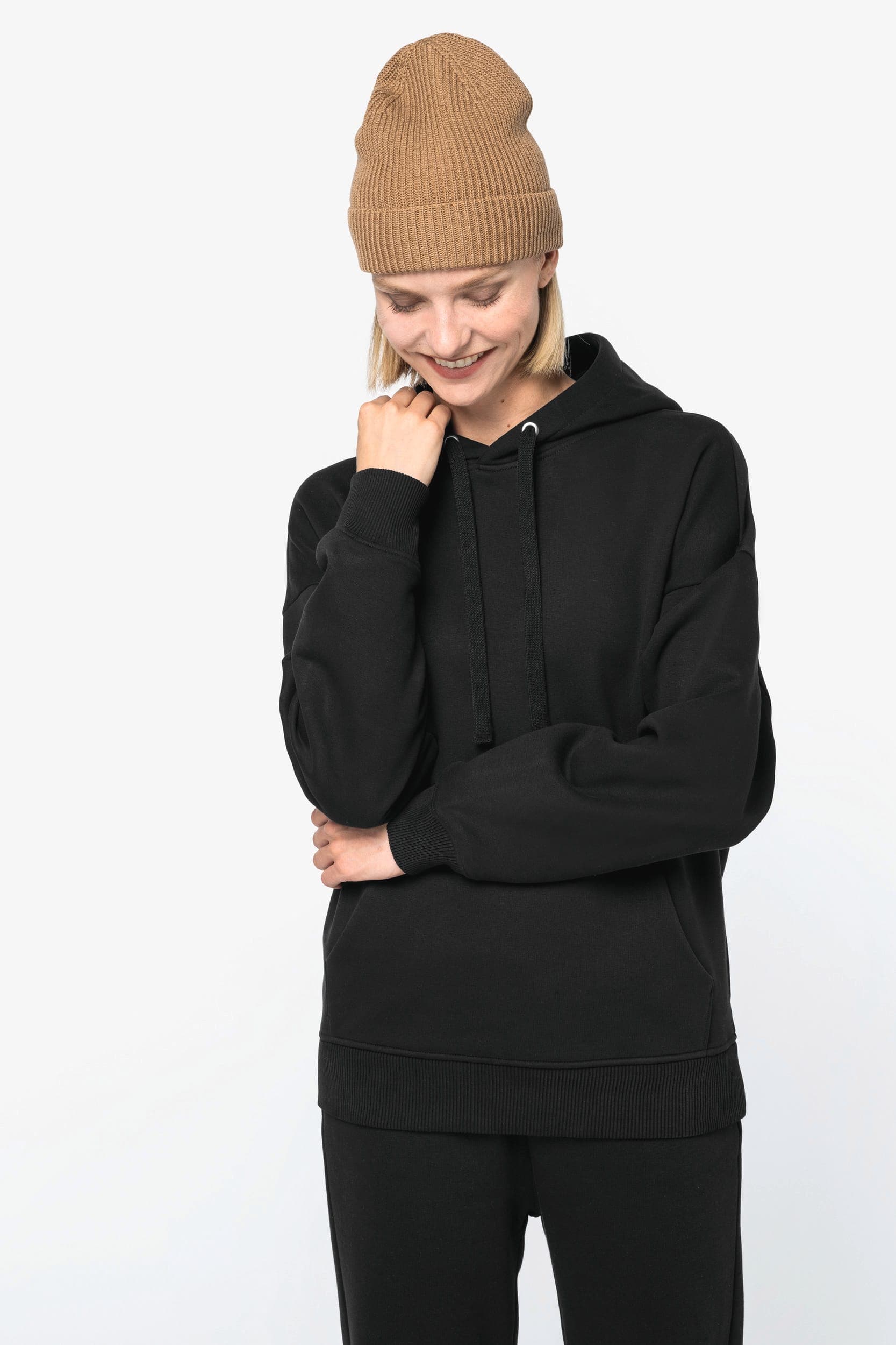 Sweat-shirt écoresponsable à capuche oversize unisexe en situation