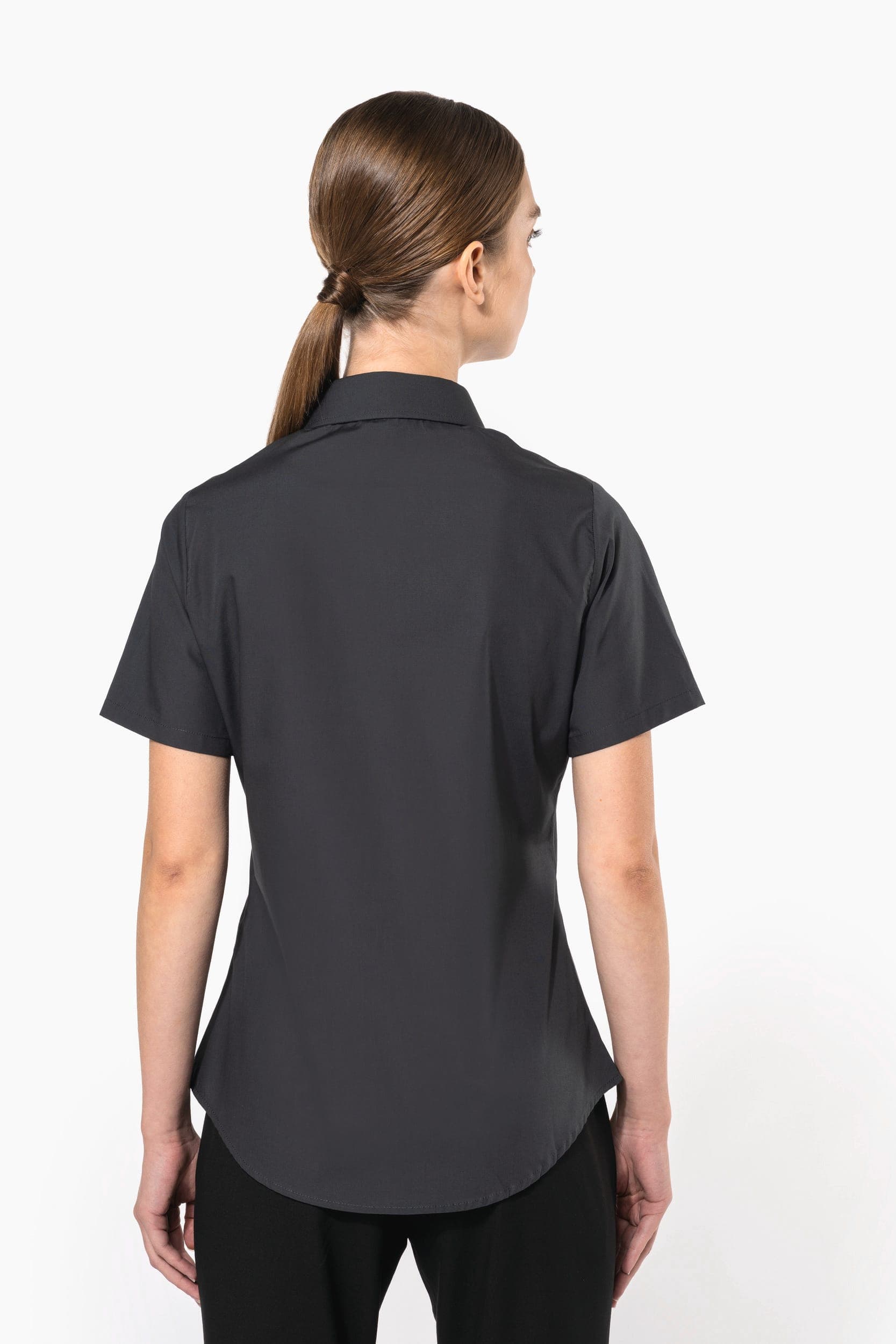 Chemise popeline manches courtes femme en situation