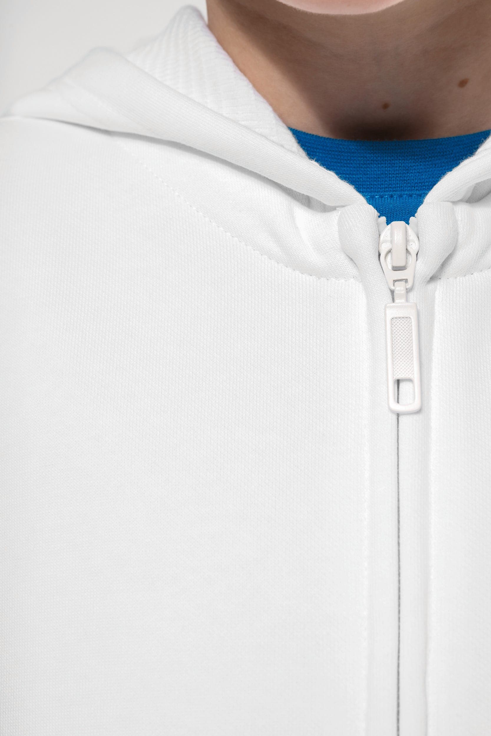 Sweat-shirt capuche zippé enfant en situation