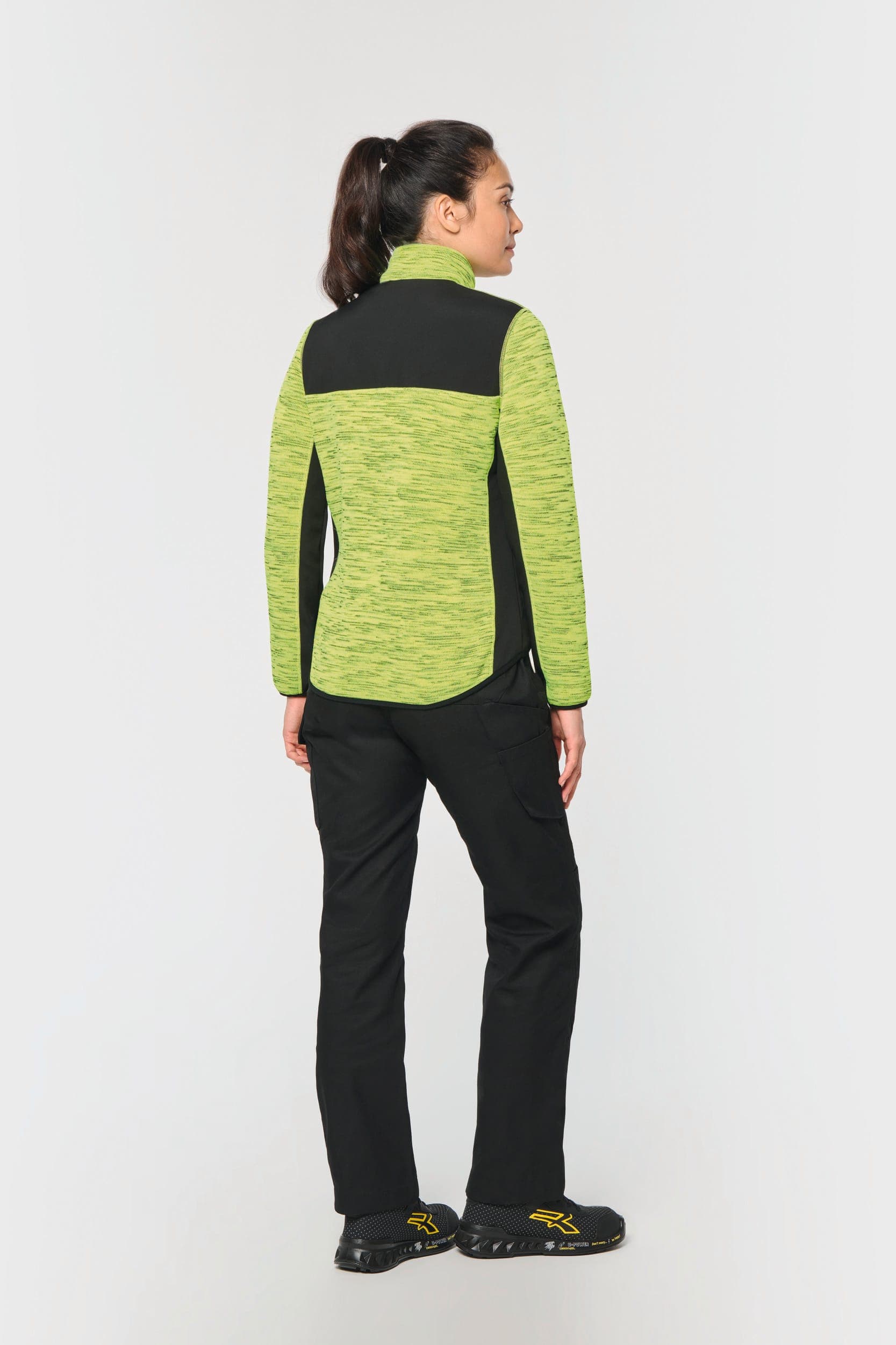 Veste recyclée en polytricot femme en situation
