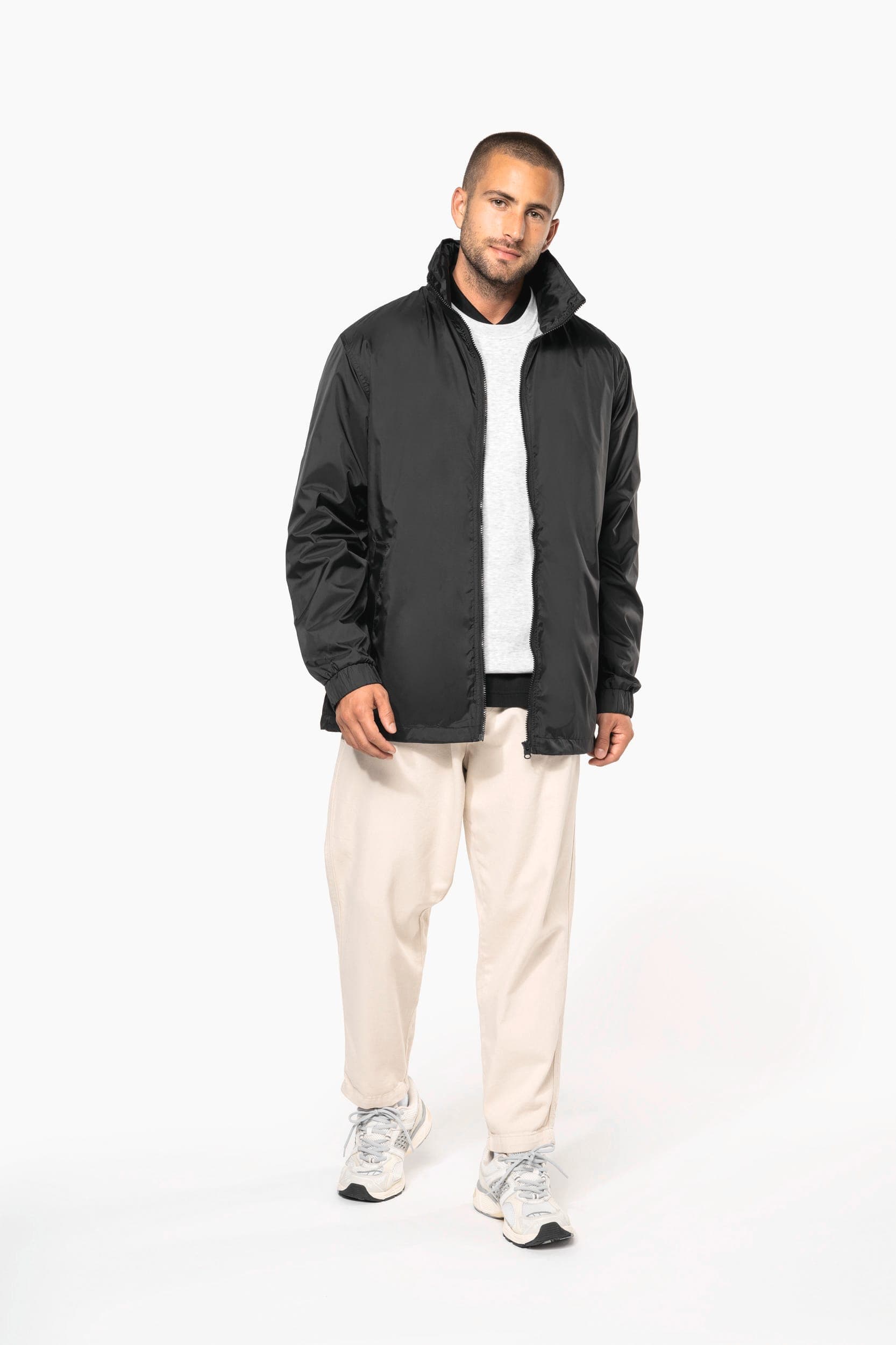 Coupe-vent doublé homme en situation