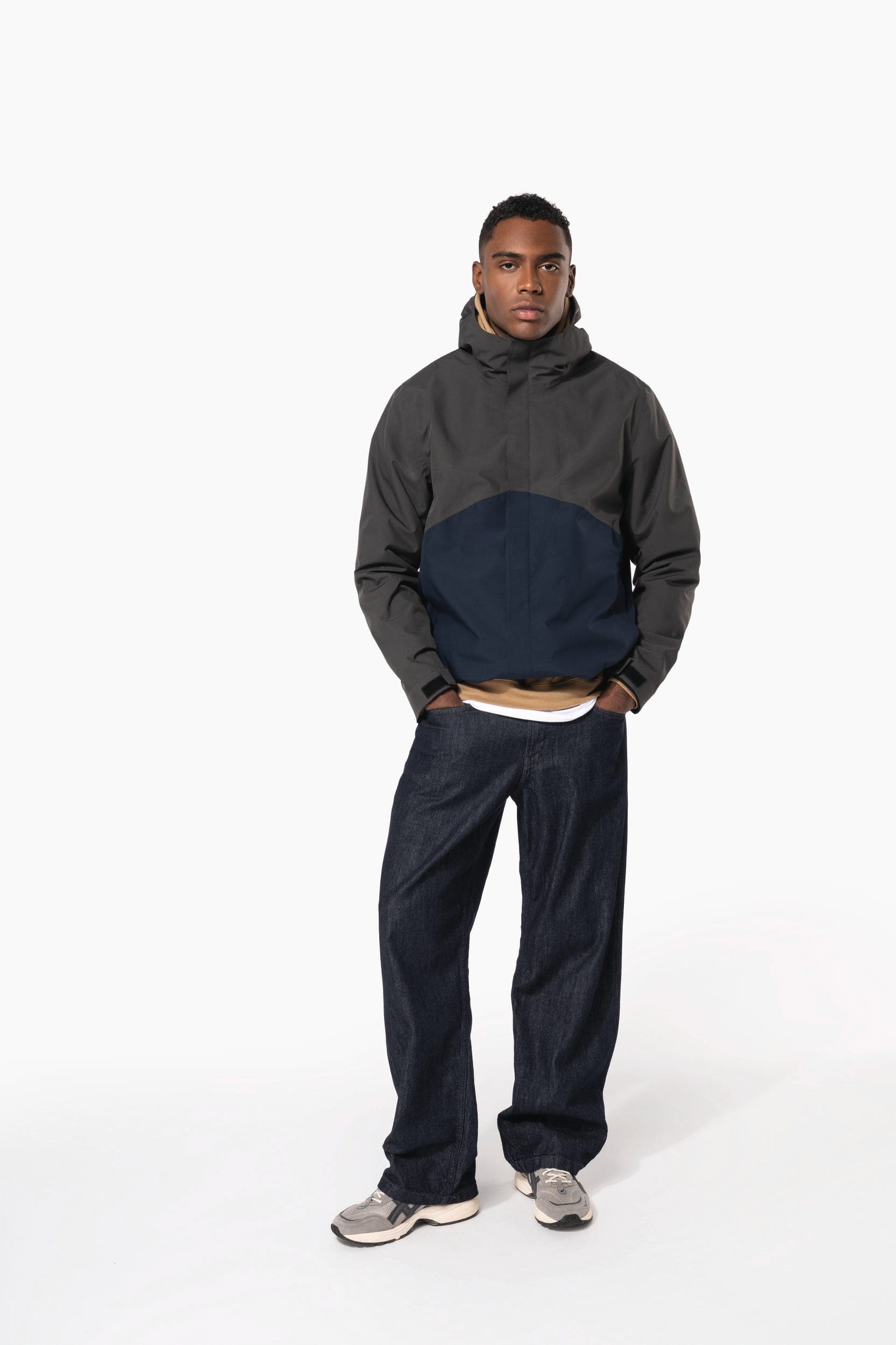 Parka 3-en-1 imperméable à capuche bicolore unisexe en situation