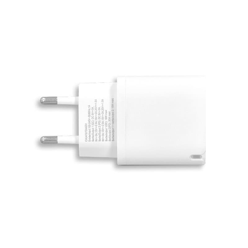 CHARGEUR SECTEUR RAPIDE 30 W SORTIES USB QC & TYPE-C PD en situation