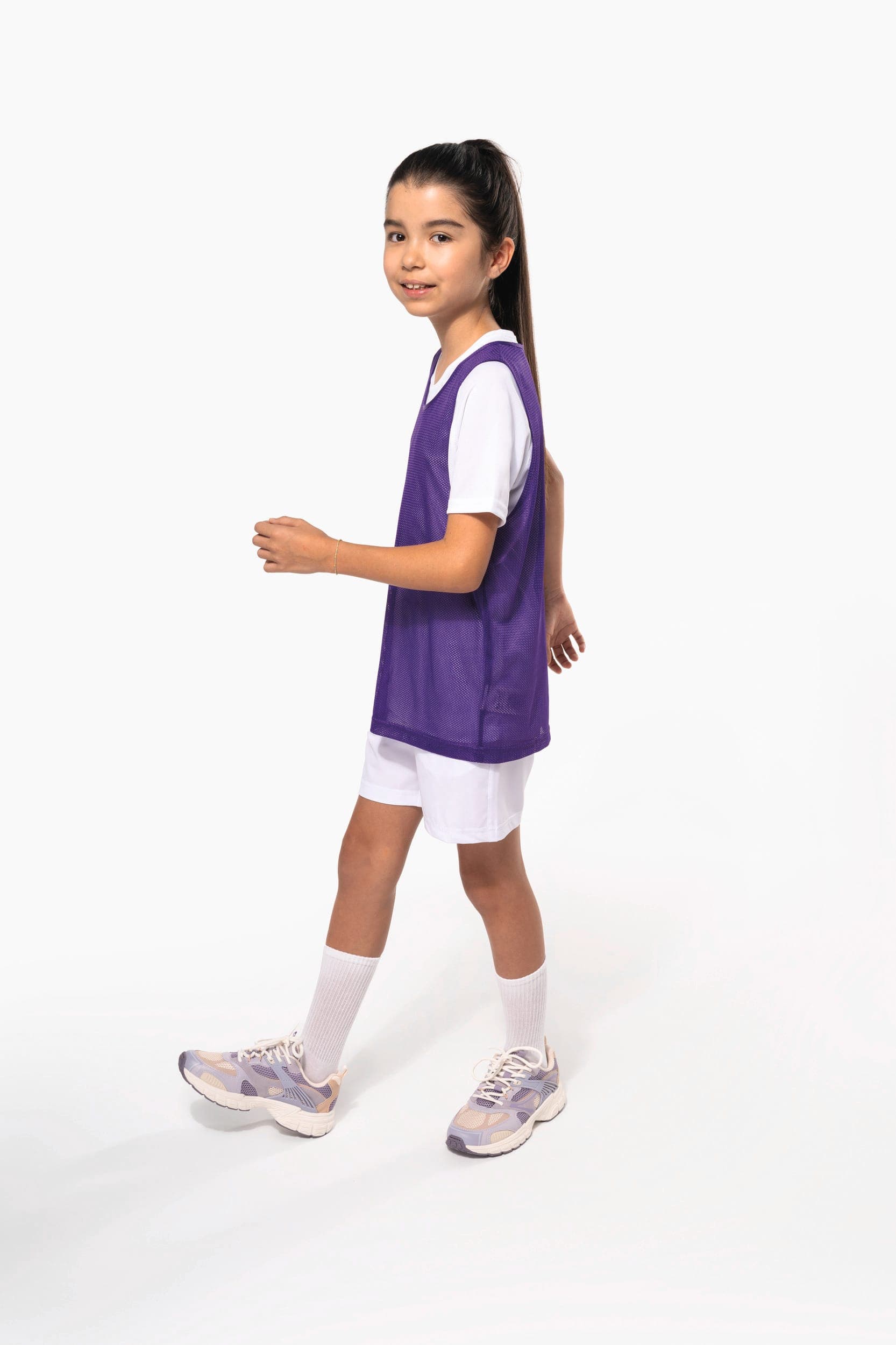 Chasuble en filet léger multisports enfant en situation