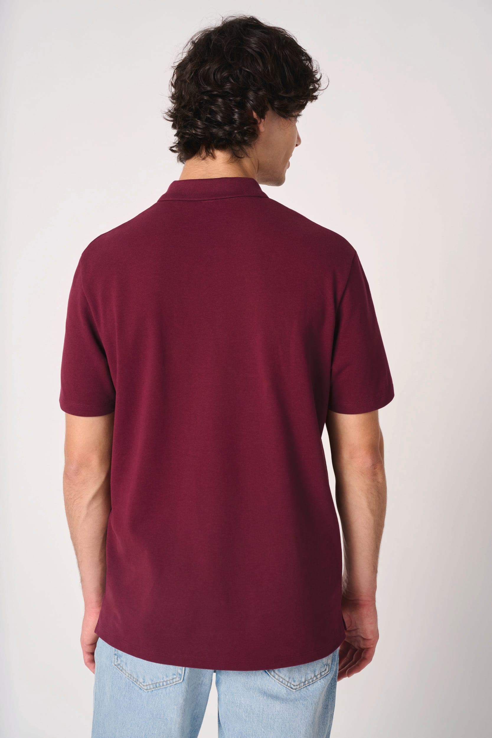 Polo piqué homme en situation