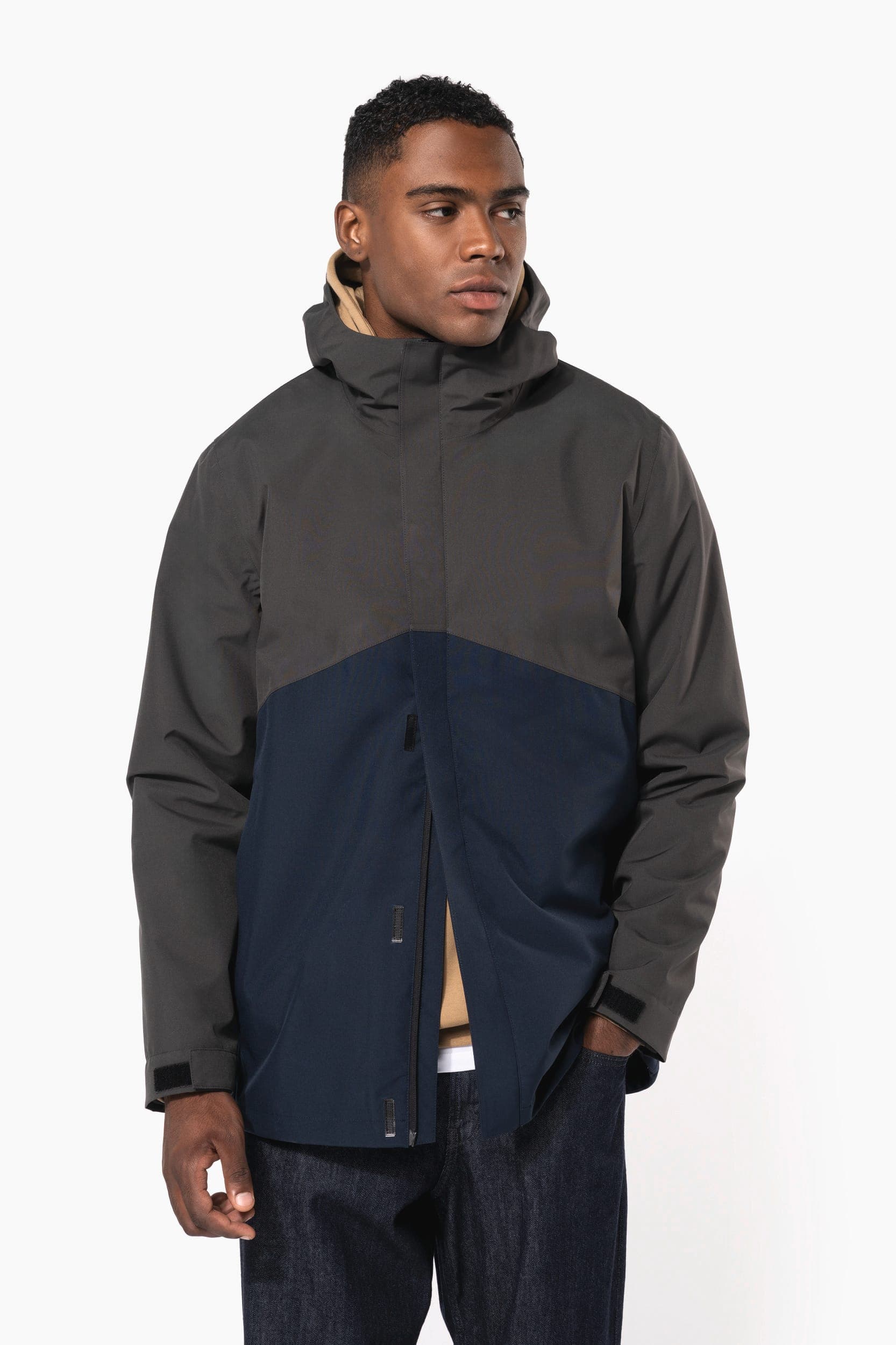 Parka 3-en-1 imperméable à capuche bicolore unisexe en situation