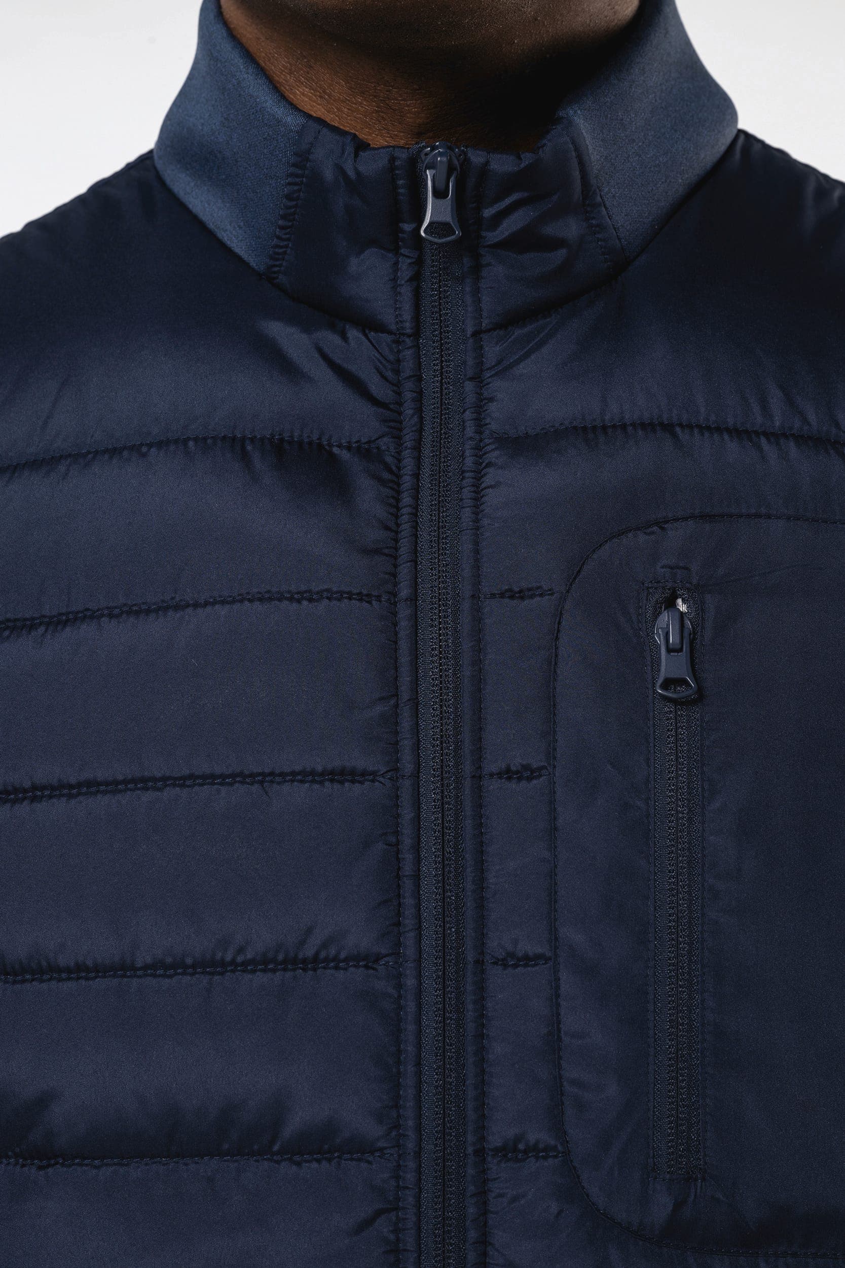 Bodywarmer bi-matière homme en situation