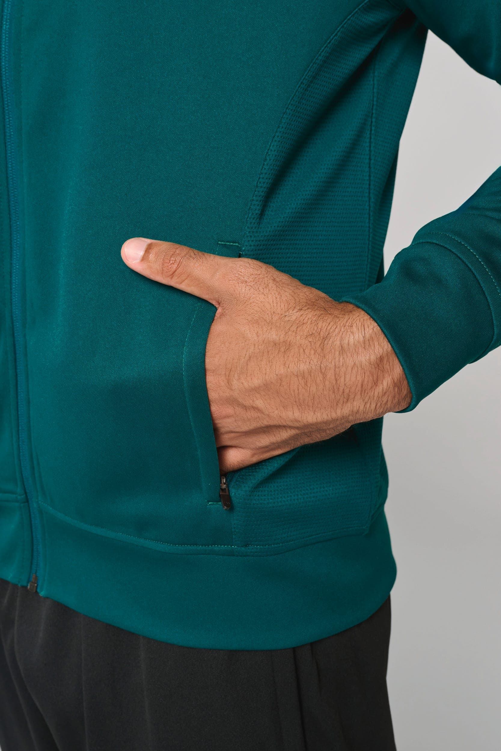 Veste de survêtement zippée unisexe en situation