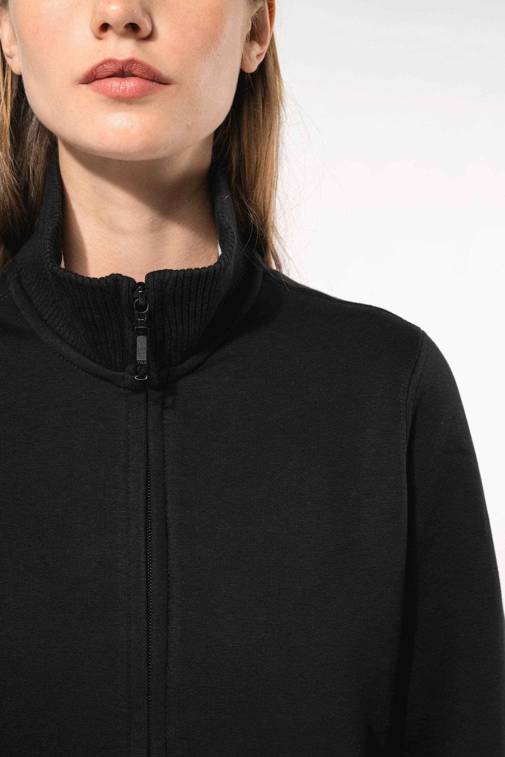 Veste molleton zippée femme en situation