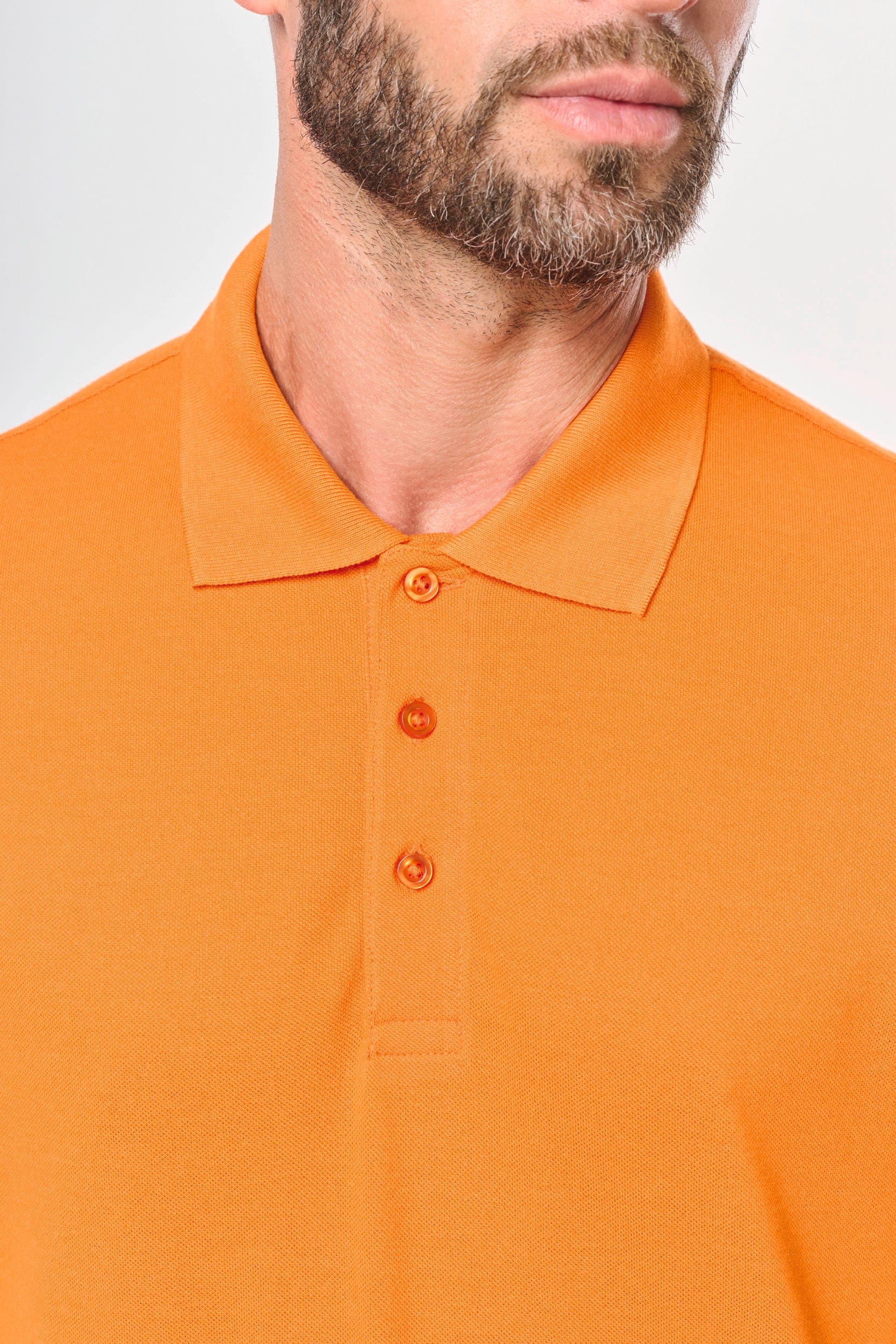 Polo manches courtes homme en situation