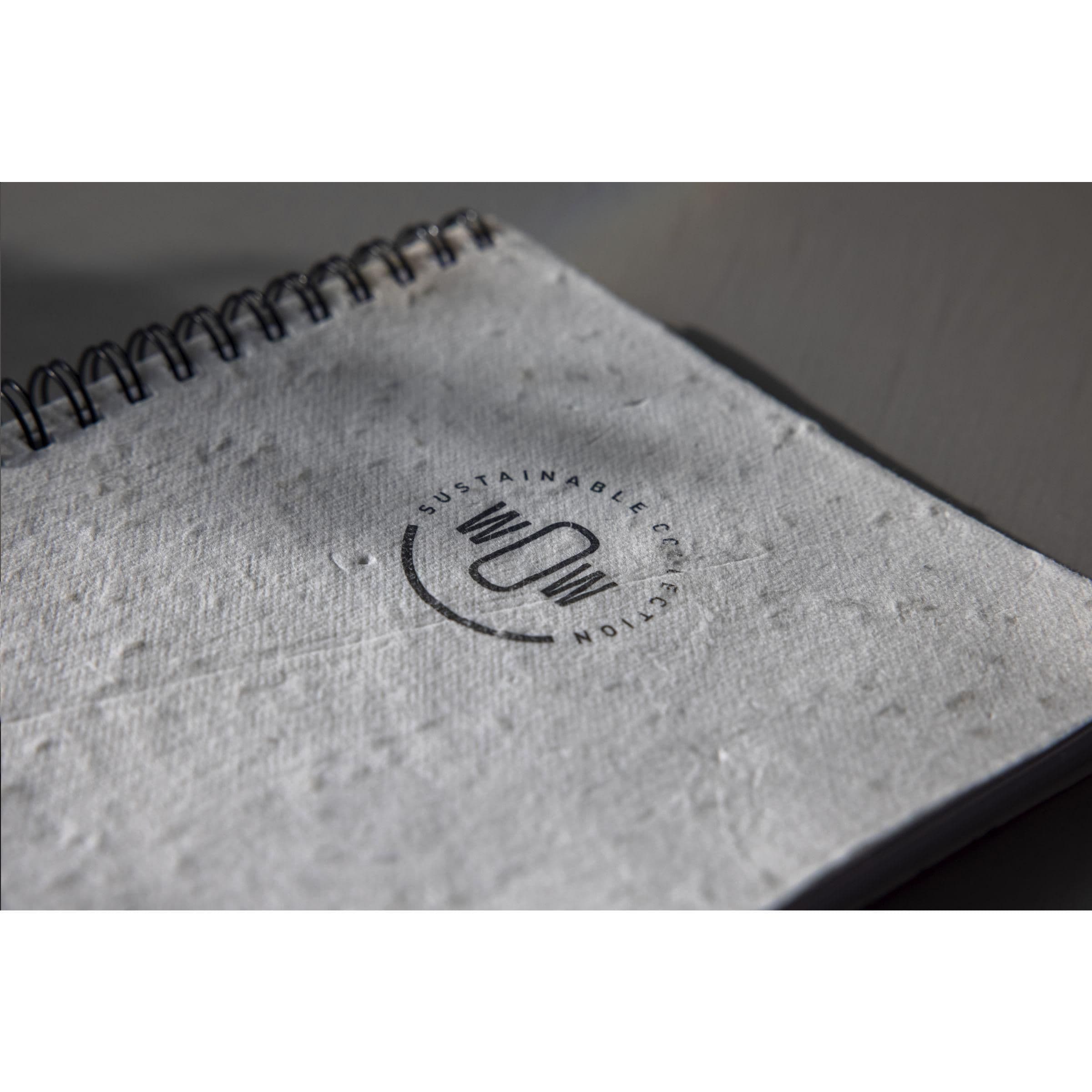 Carnet de notes A5 Seed Paper en situation