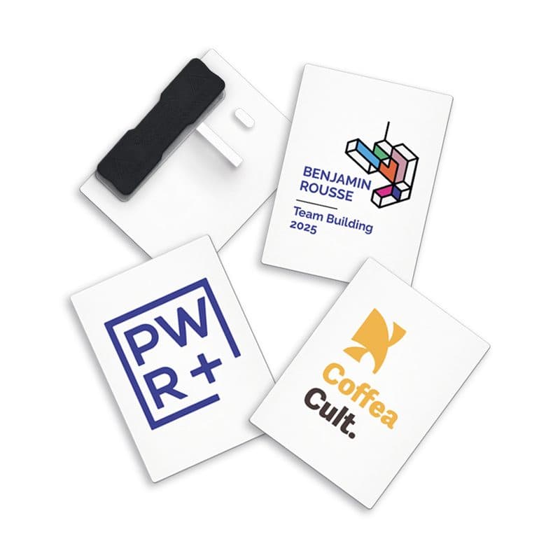 BADGE PLASTIQUE (PS) CARTE 43x58 mm AVEC AIMANT
